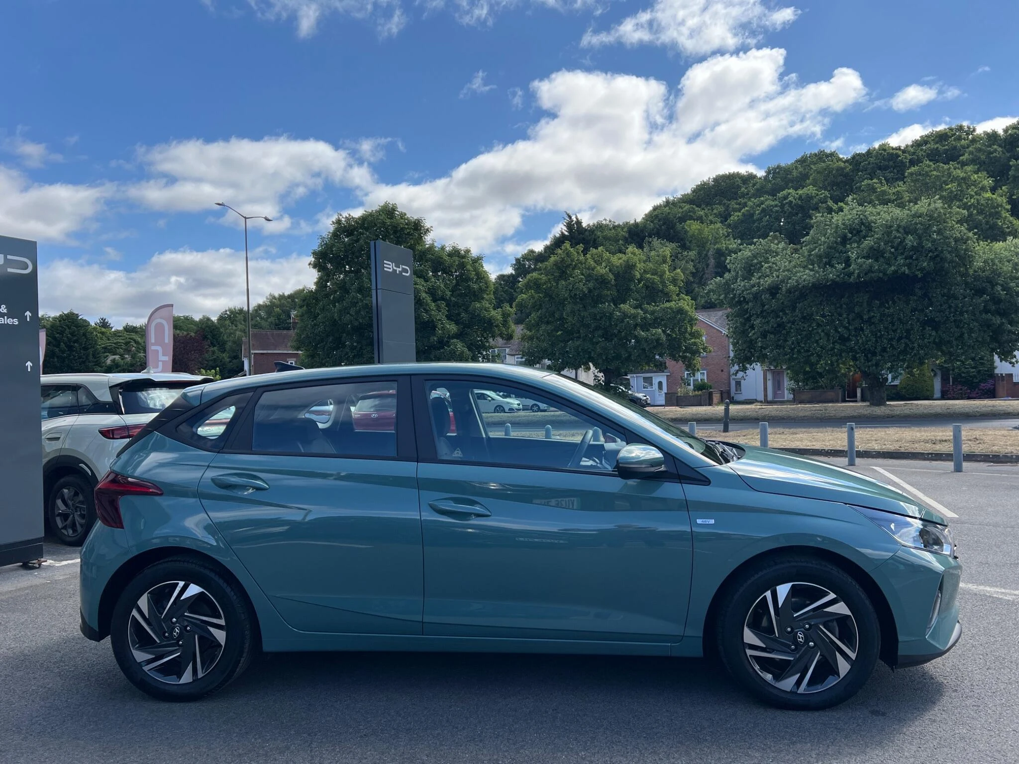 Vehicle image 13