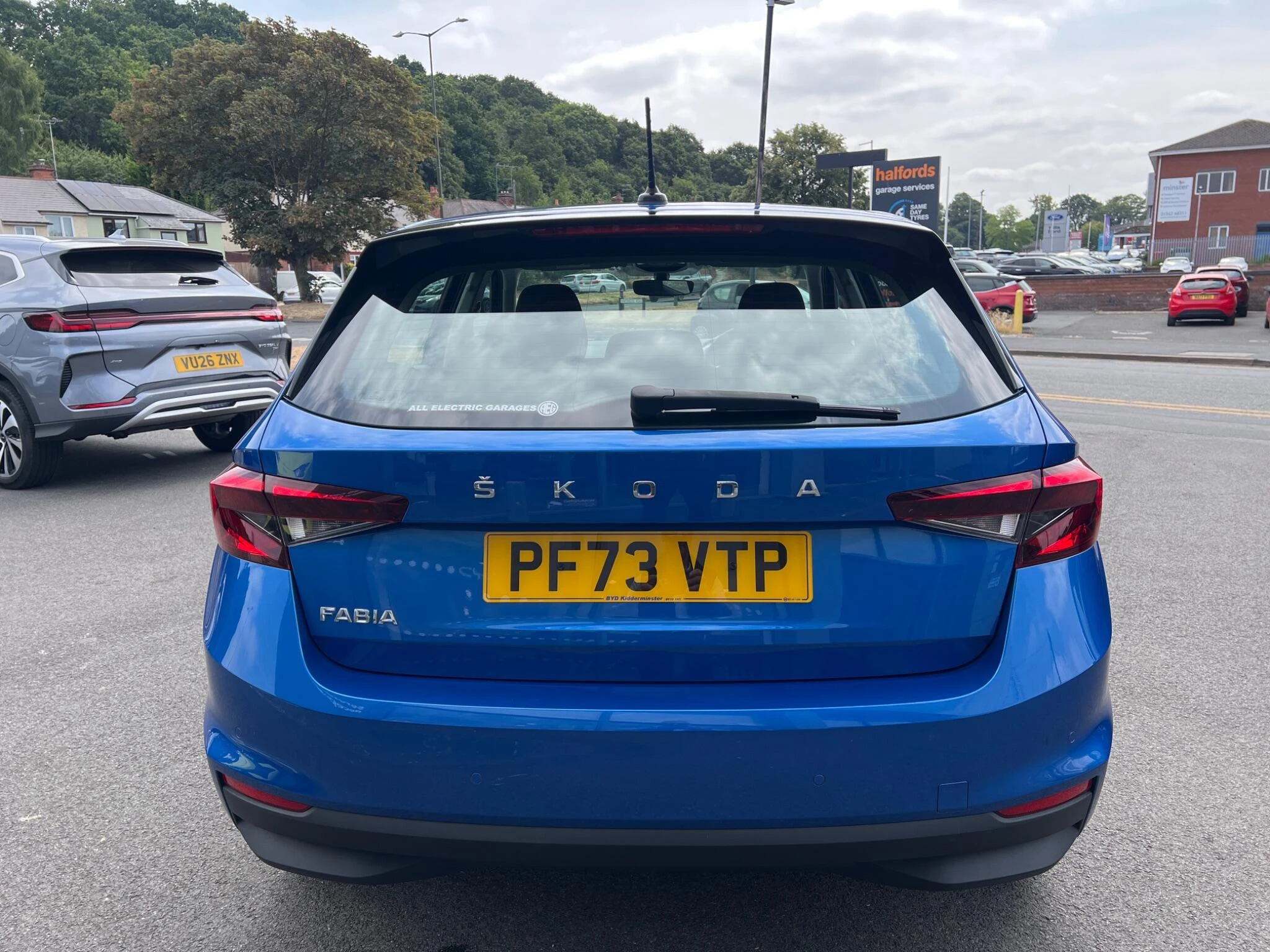 Vehicle image 7