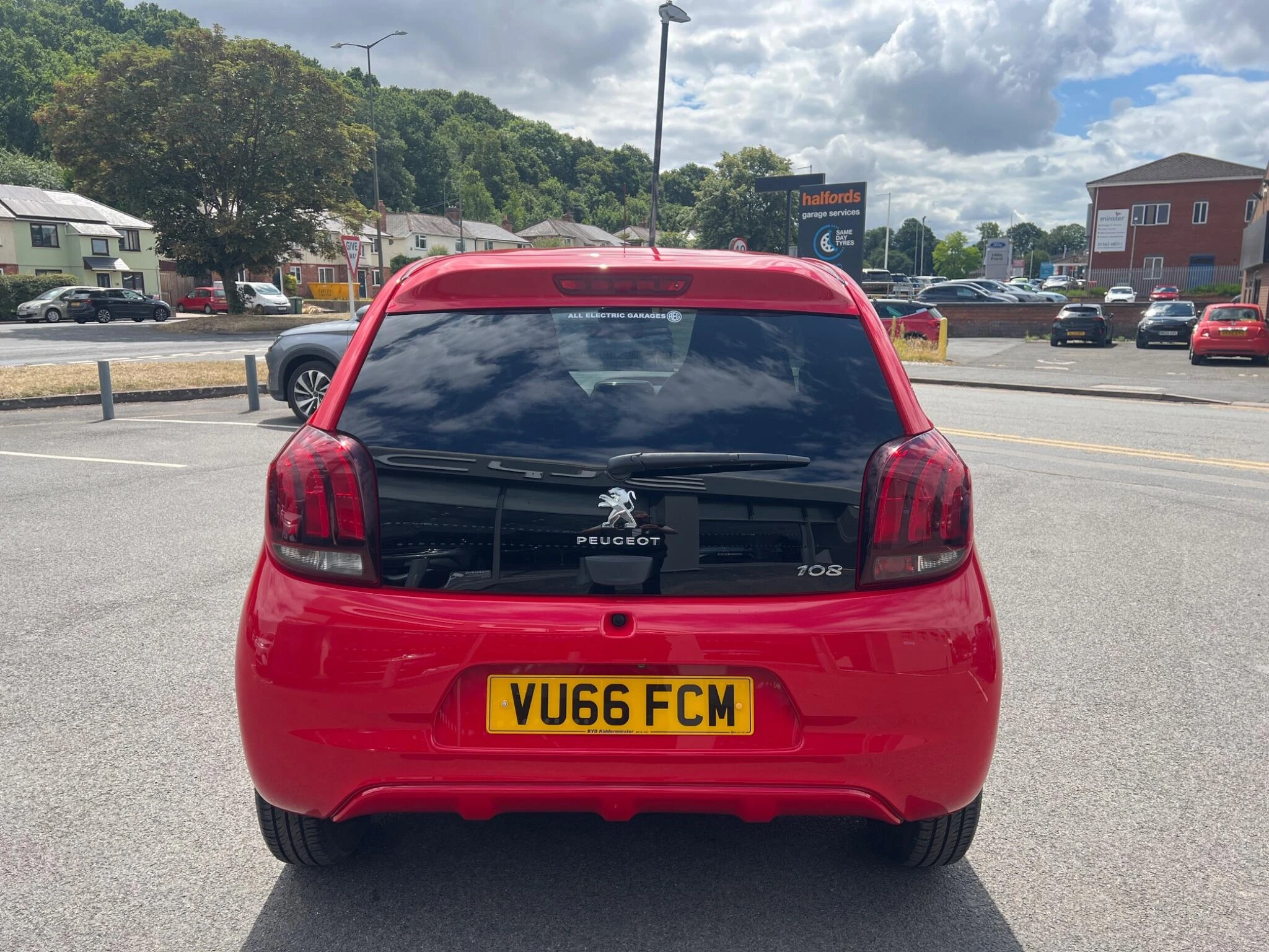Vehicle image 9