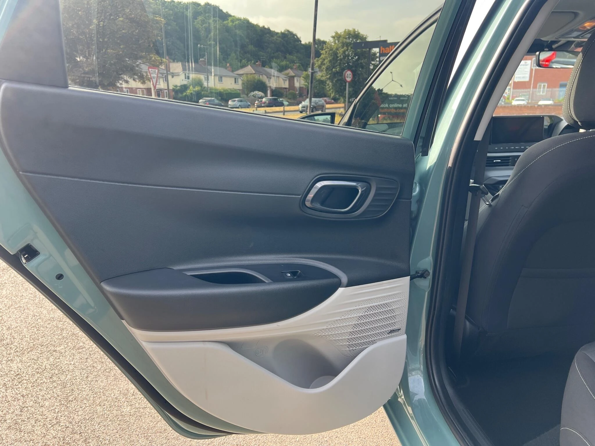Vehicle image 23