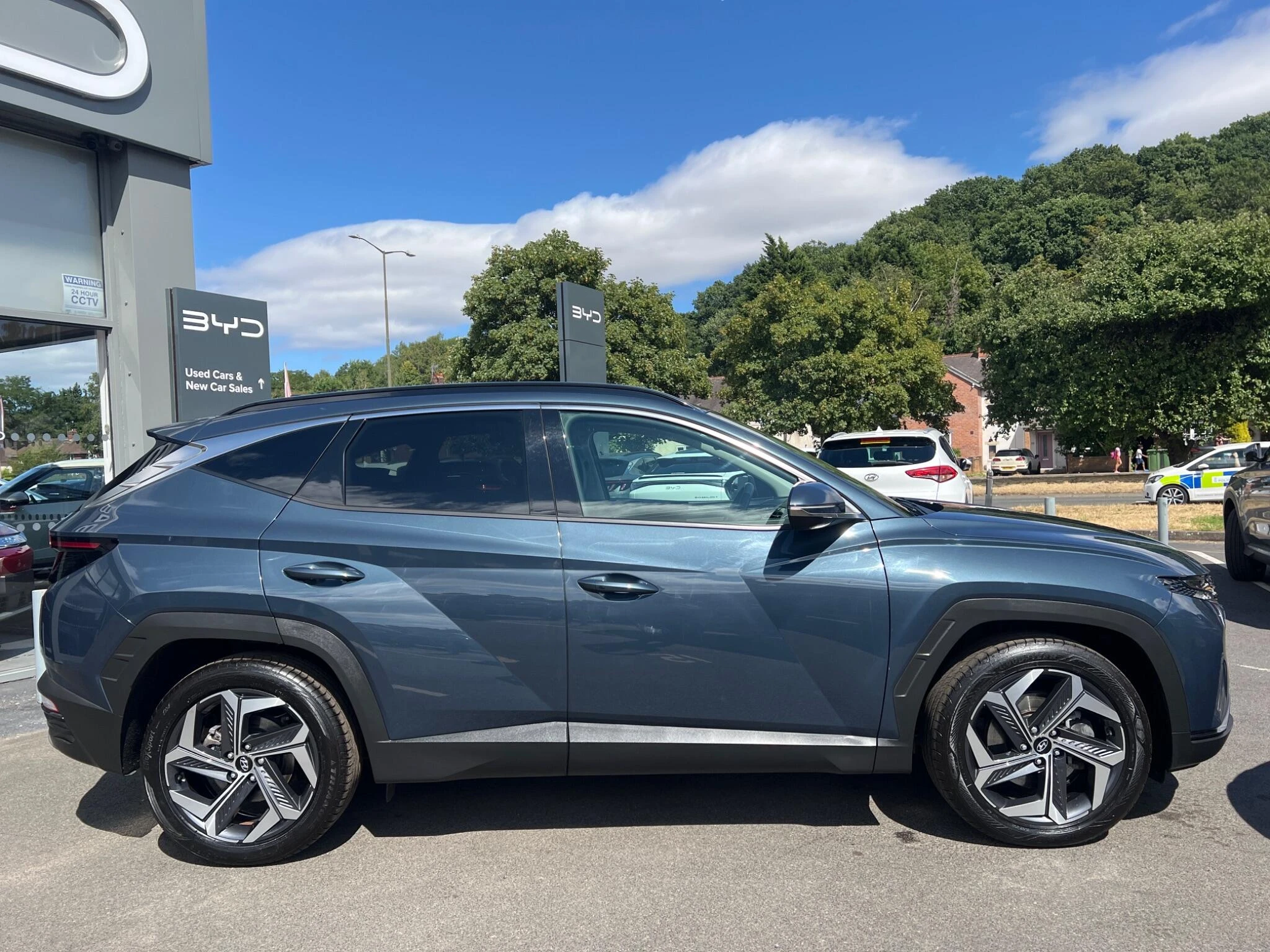 Vehicle image 14