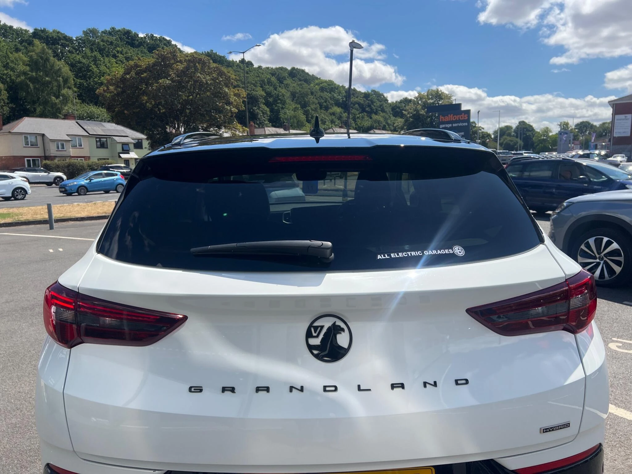 Vehicle image 13