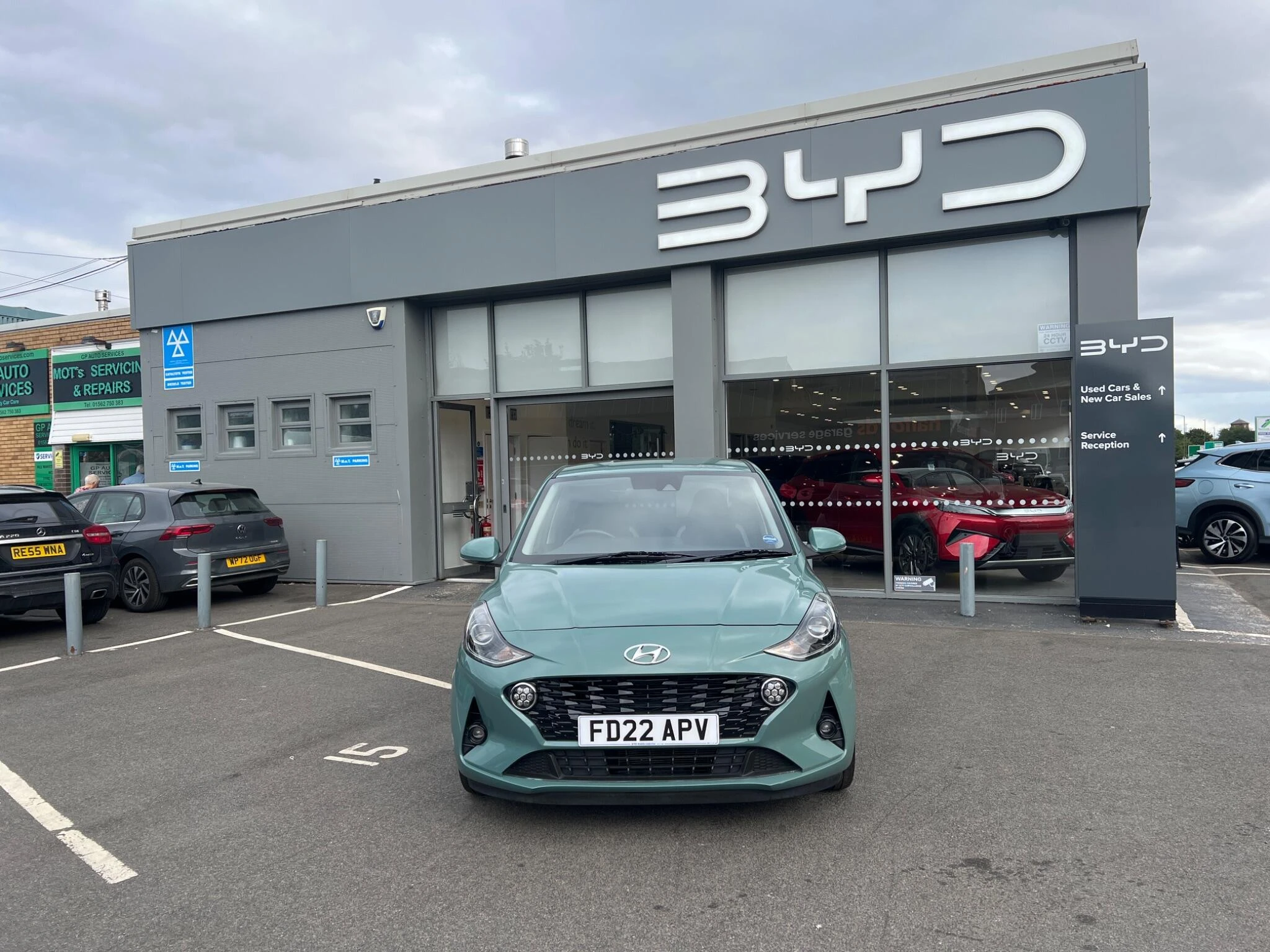 Vehicle image 9
