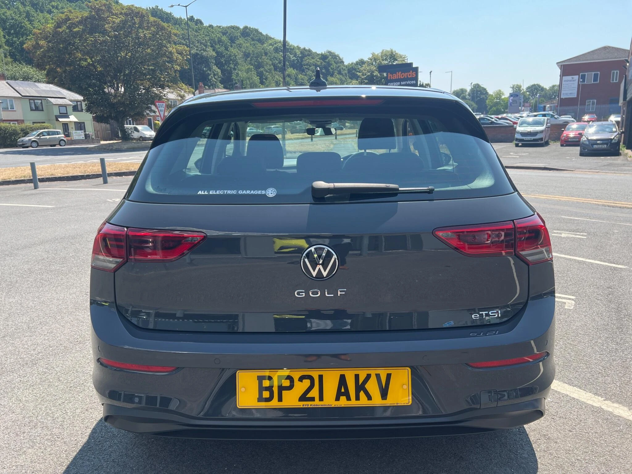 Vehicle image 9