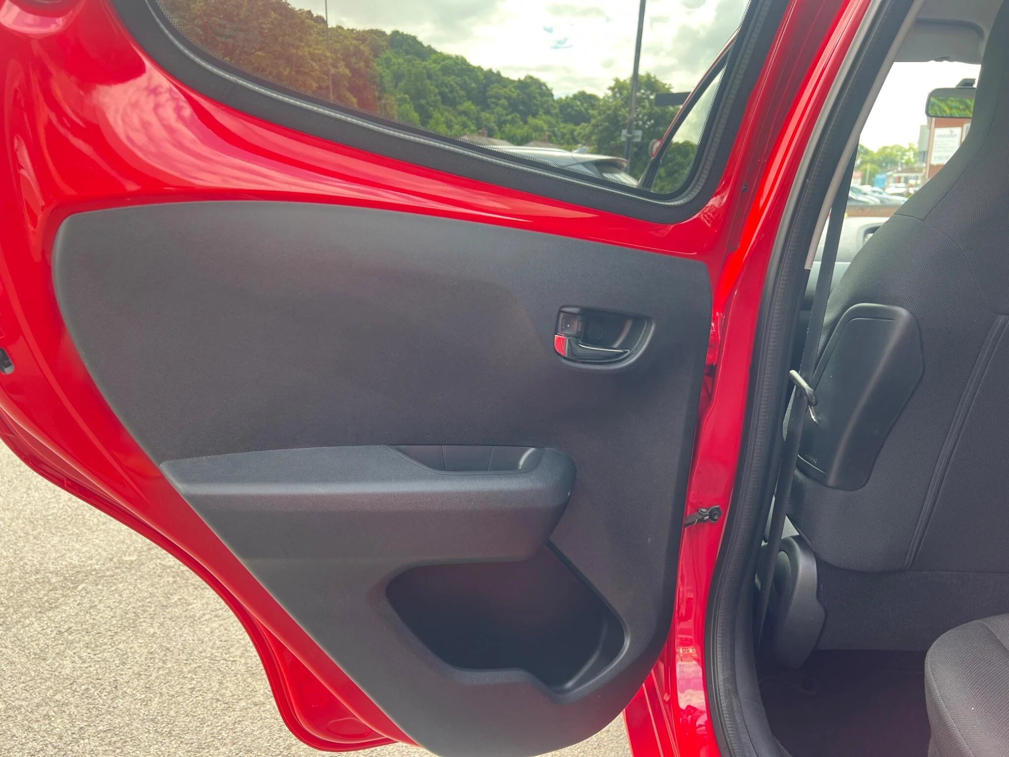 Vehicle image 28