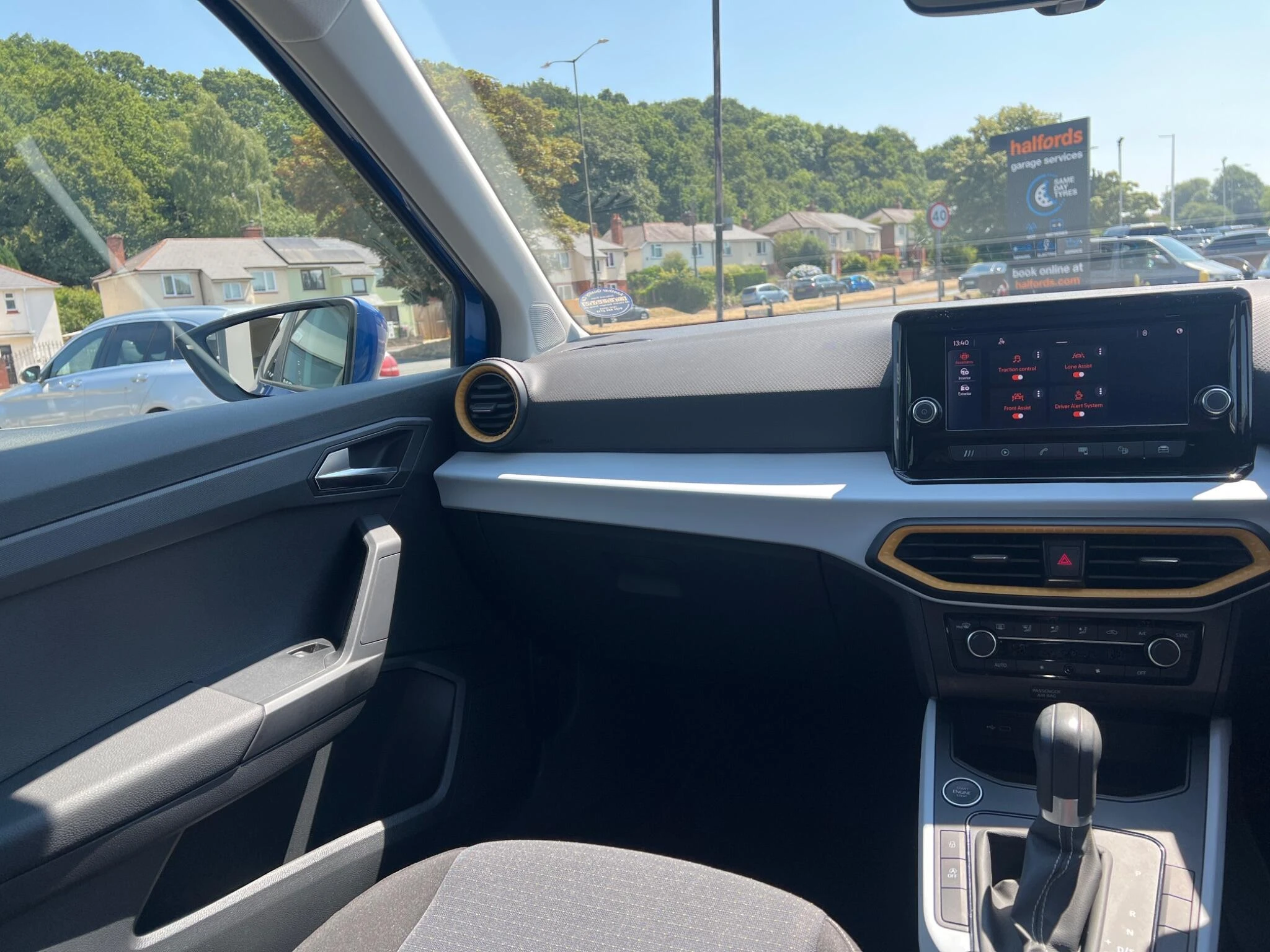 Vehicle image 21