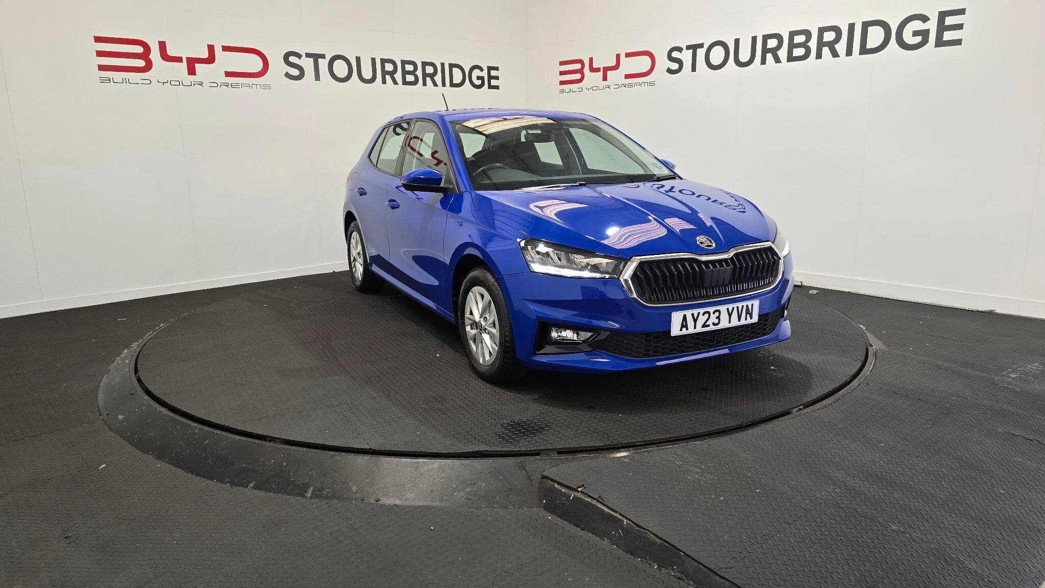 Vehicle image 7