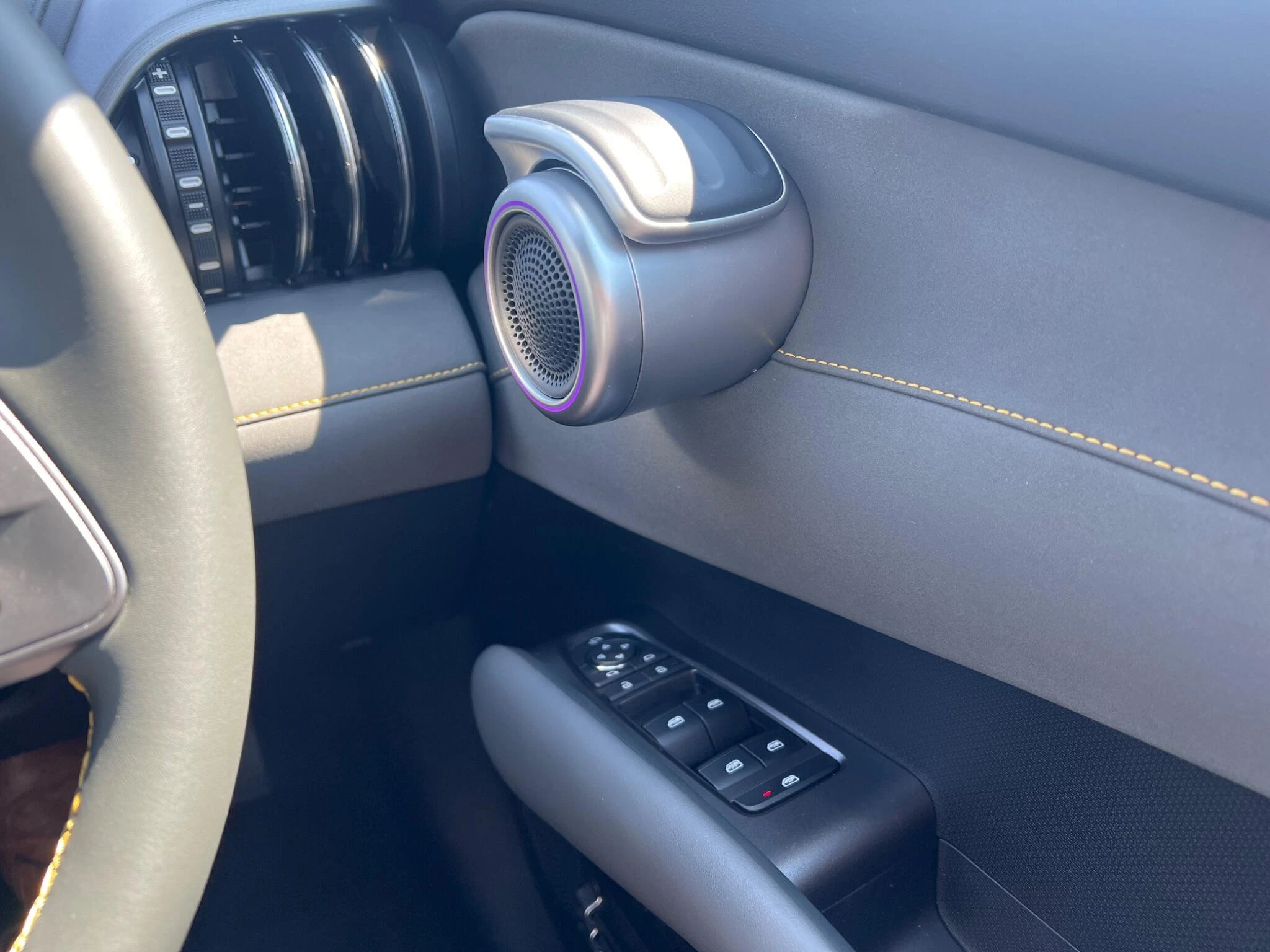 Vehicle thumbnail 7