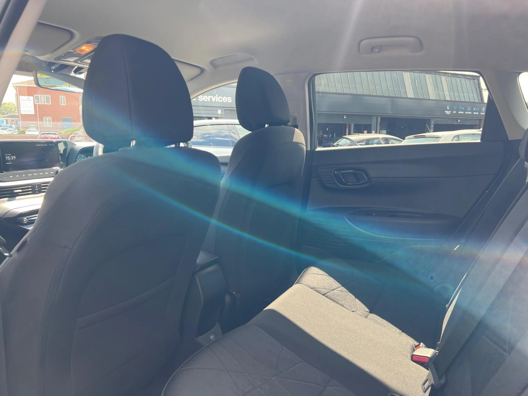 Vehicle image 19