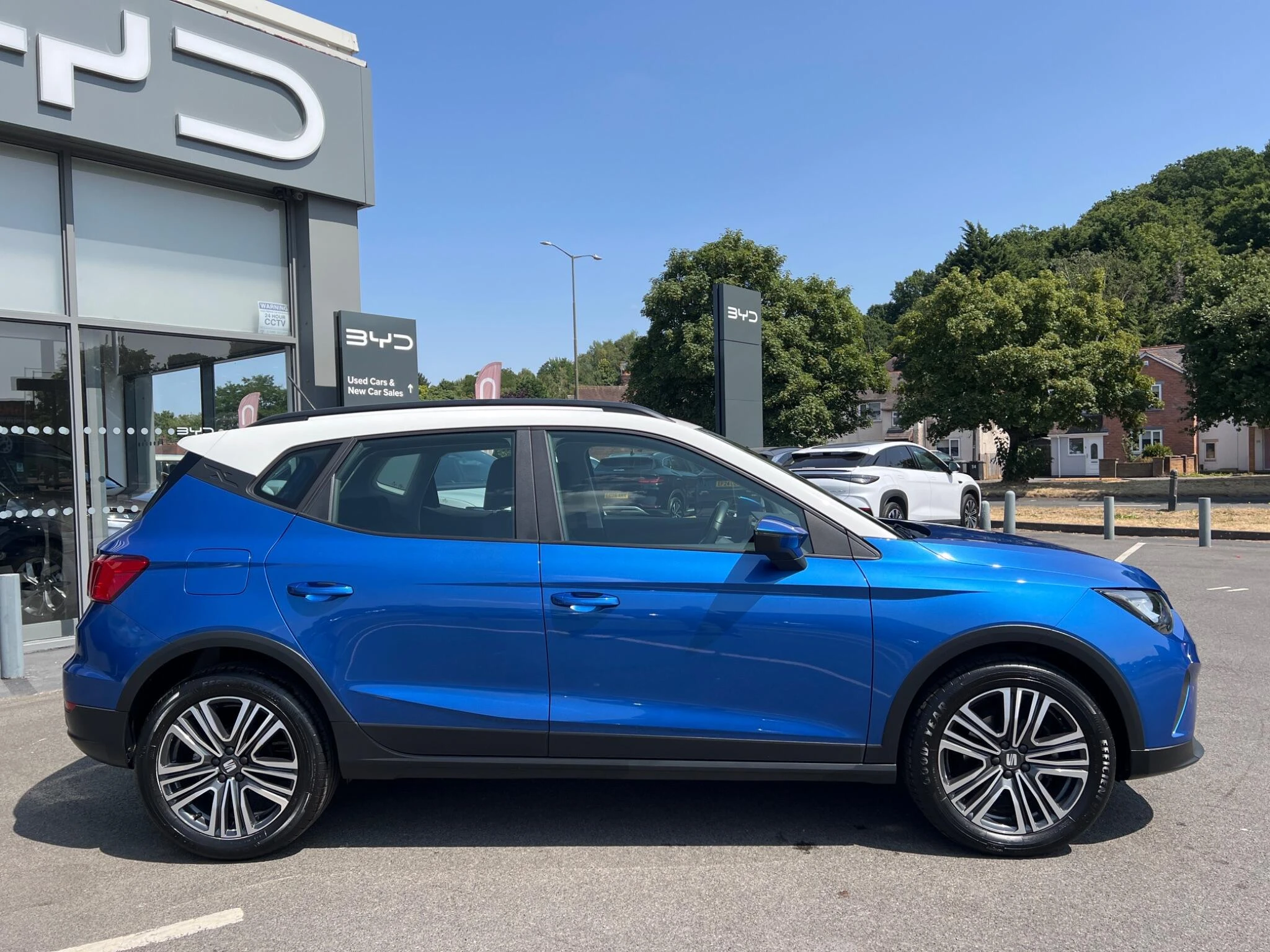 Vehicle image 14