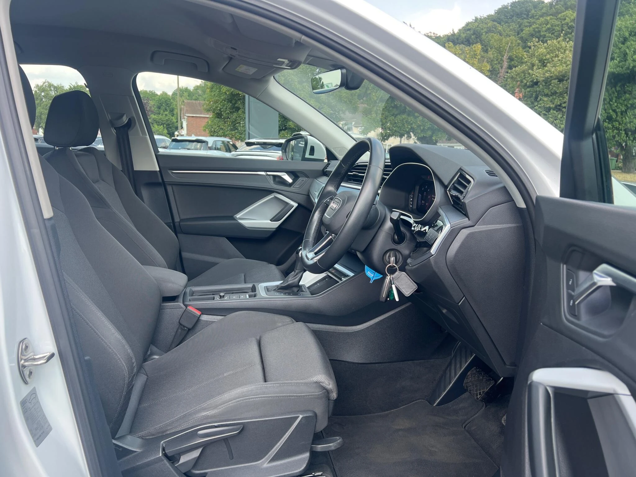 Vehicle image 48