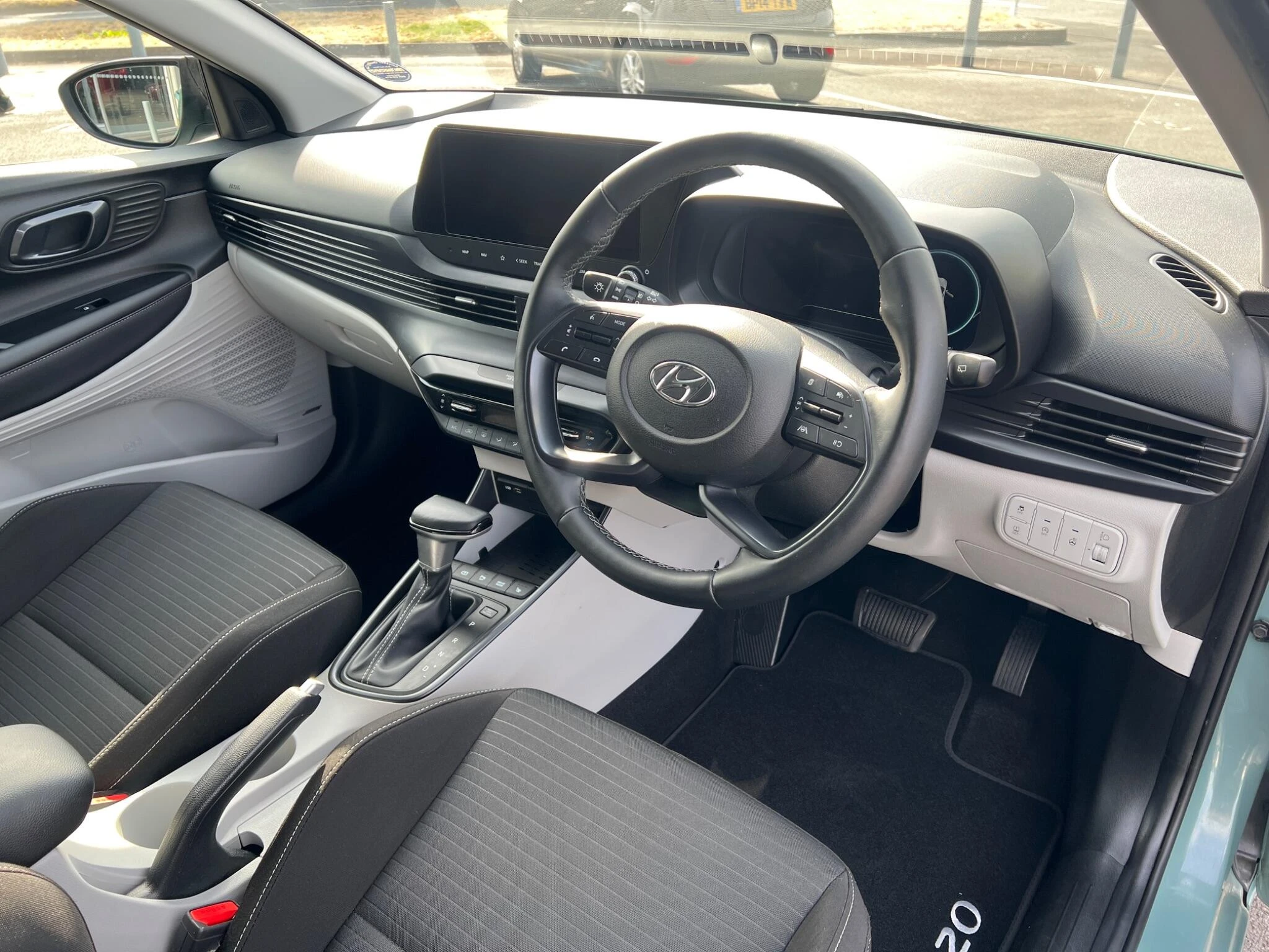 Vehicle image 22