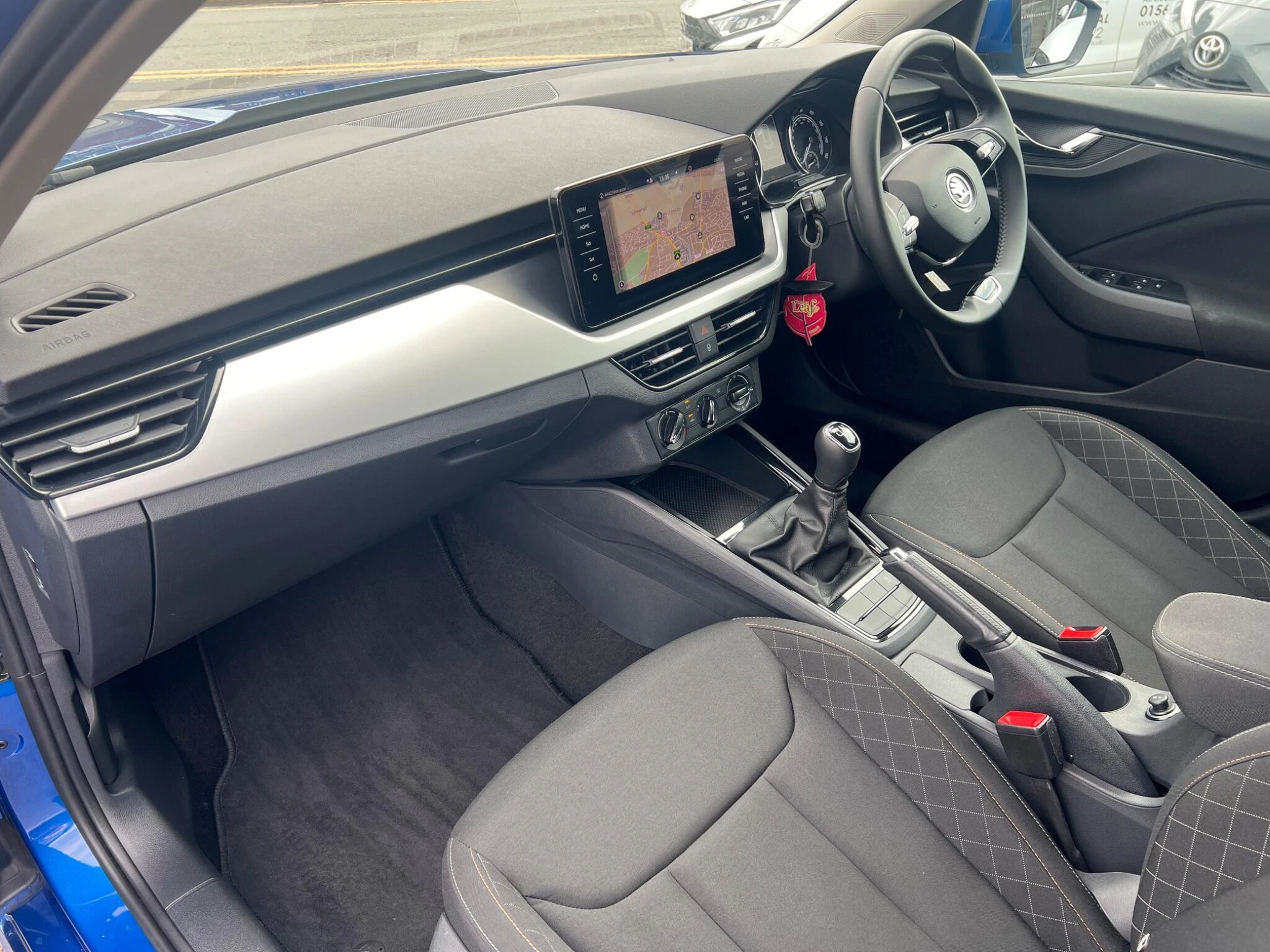 Vehicle image 19