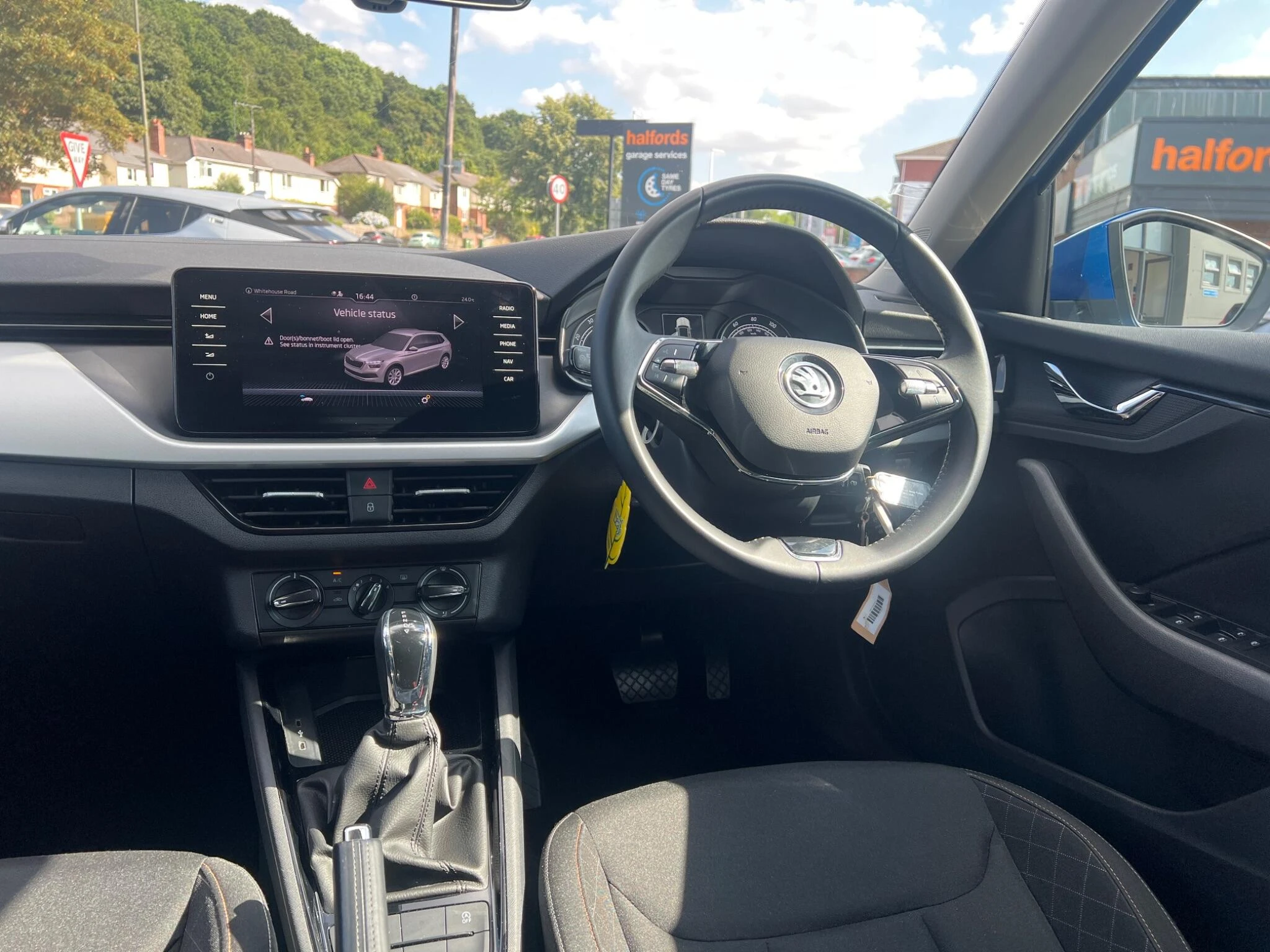 Vehicle image 12