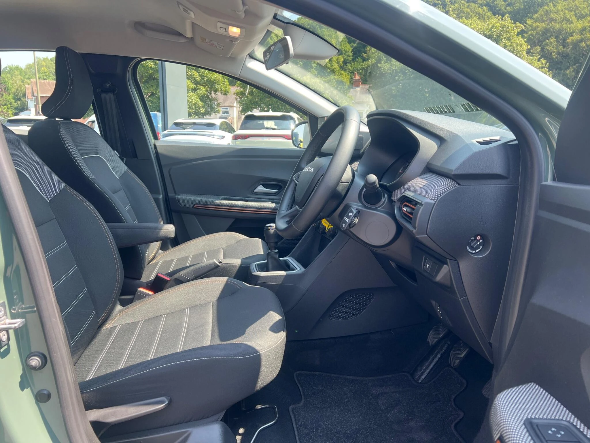 Vehicle image 13