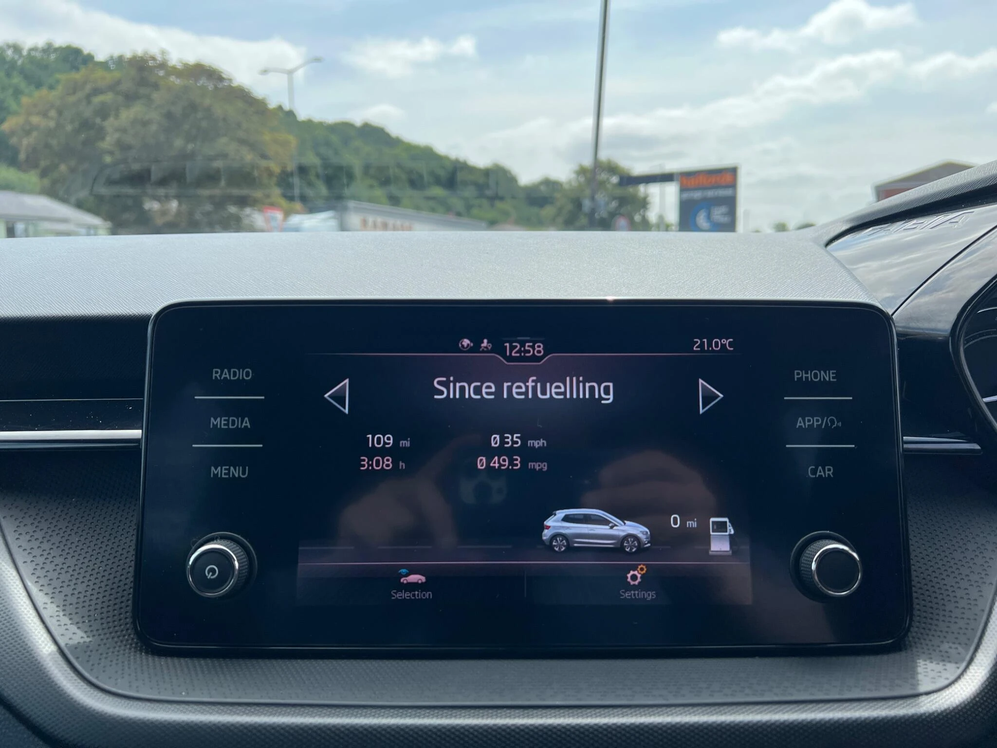 Vehicle image 21
