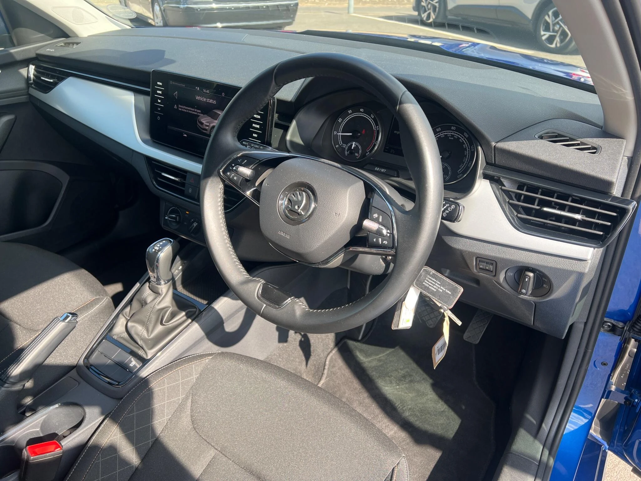 Vehicle image 19