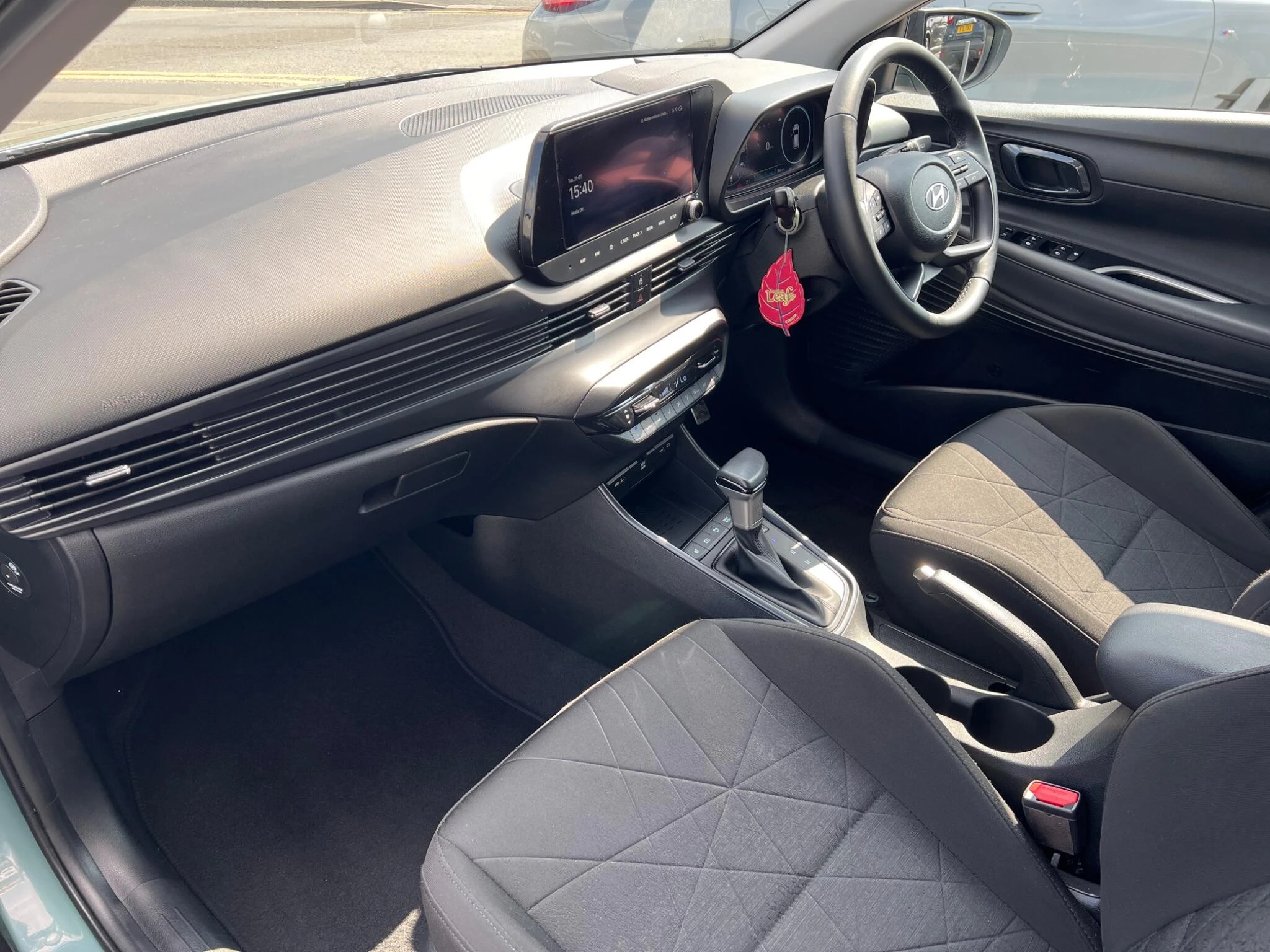 Vehicle image 18
