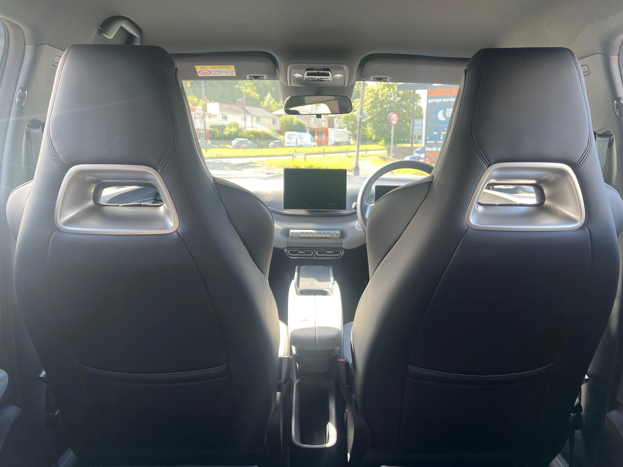 Vehicle image 18