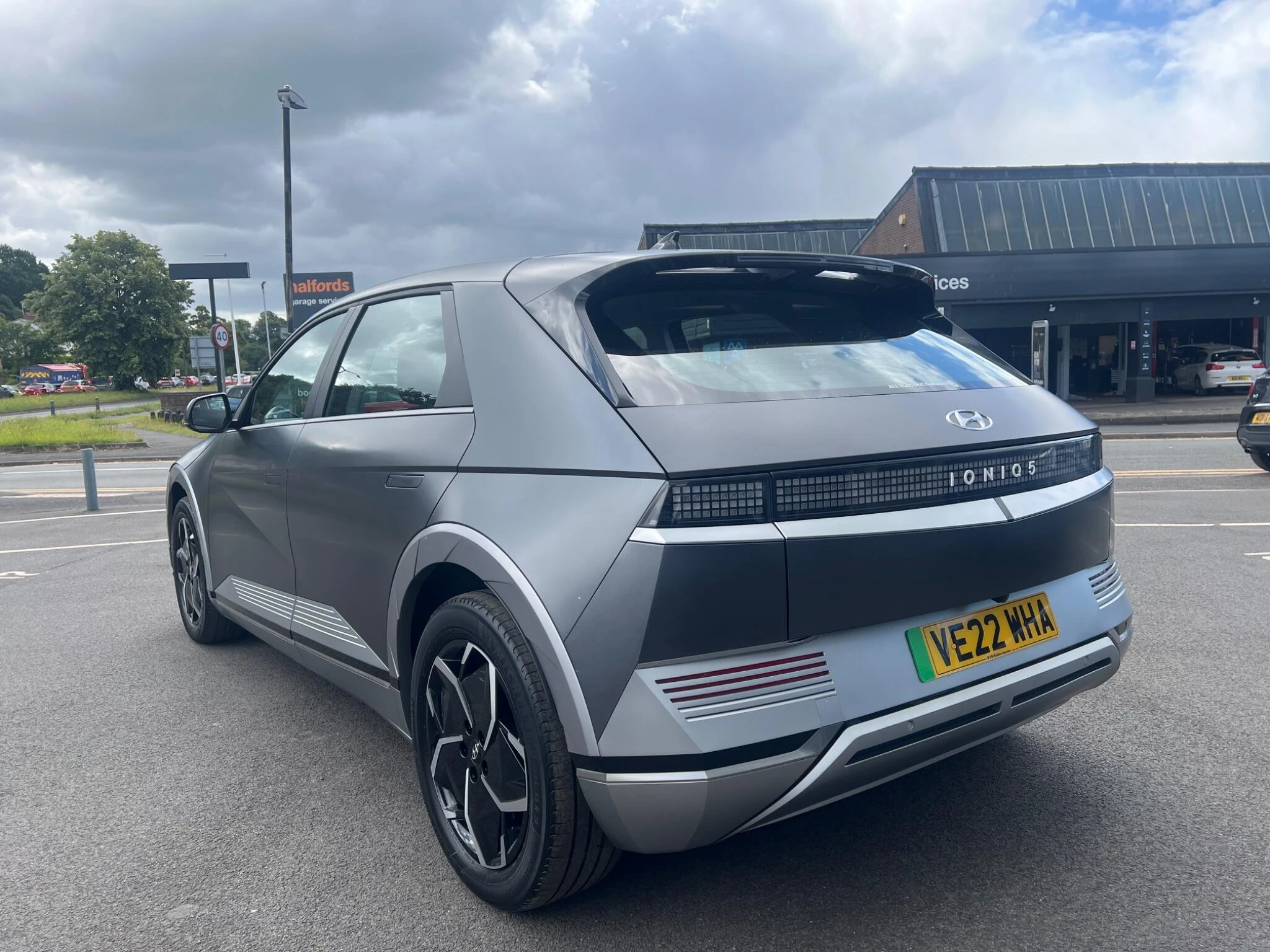 Vehicle image 4