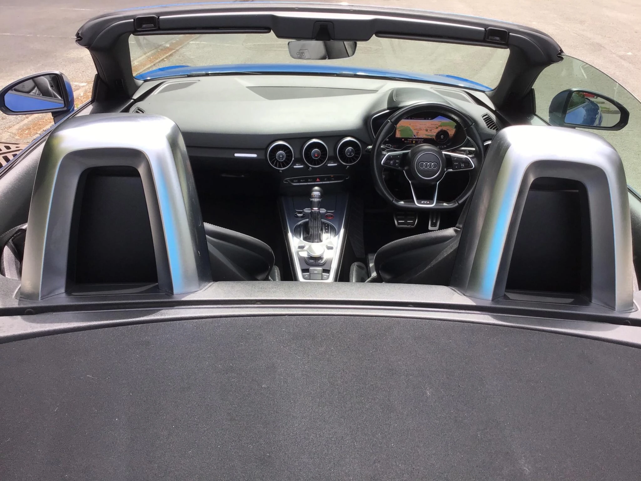 Vehicle image 25