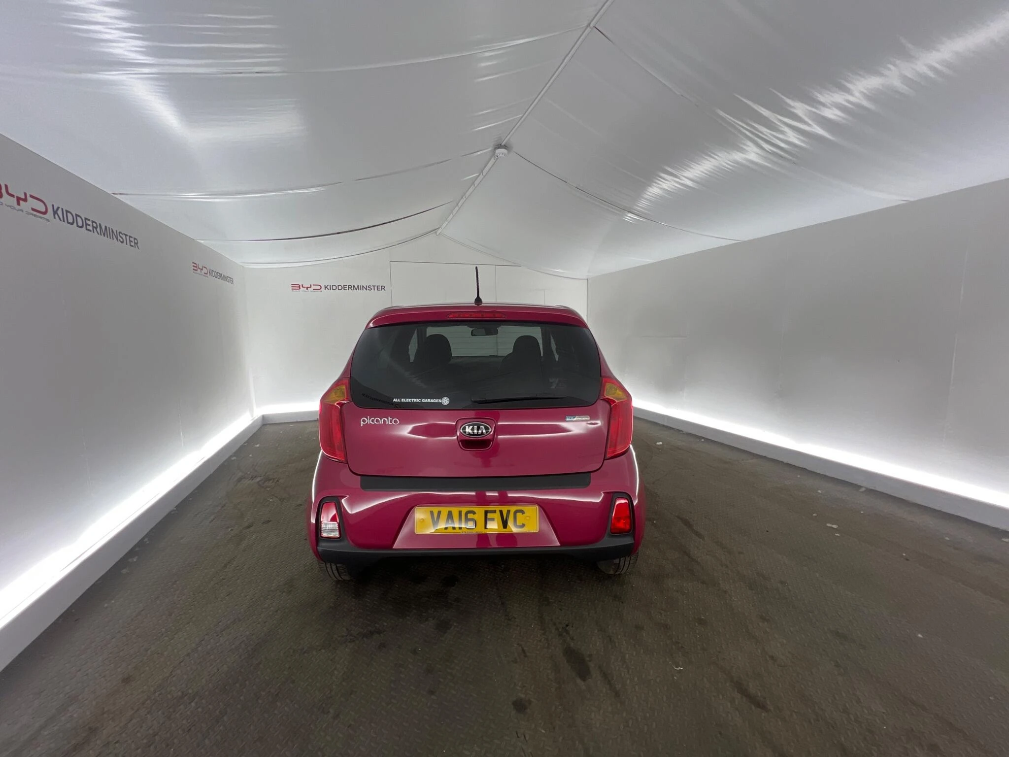 Vehicle image 9