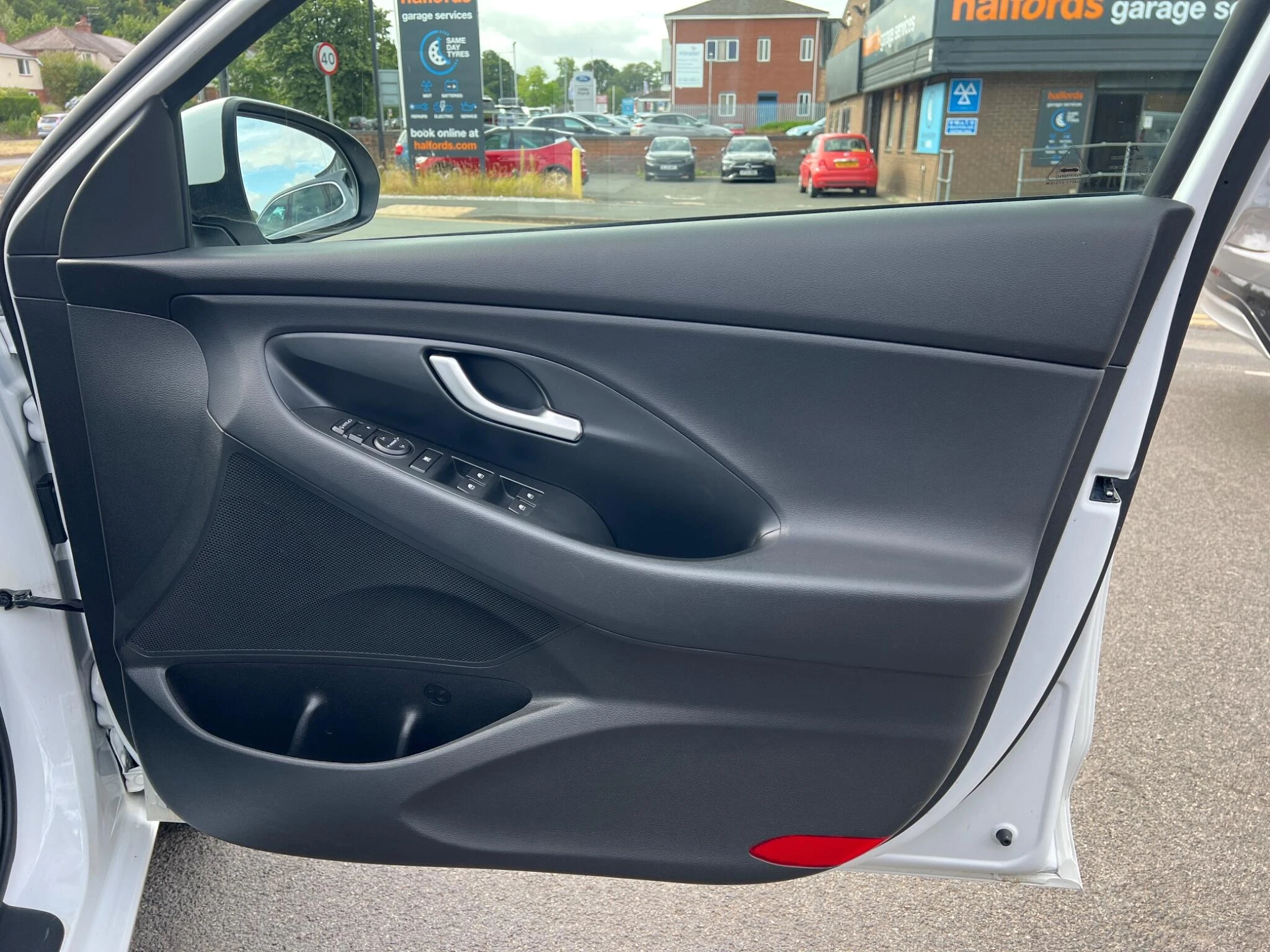 Vehicle image 18