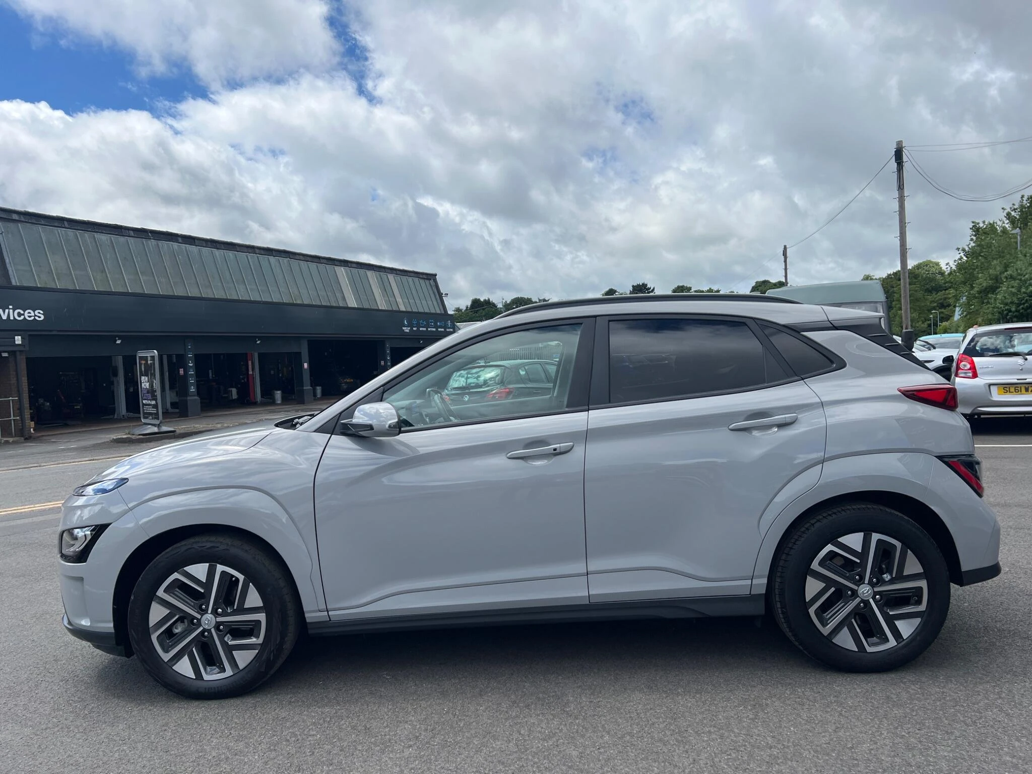Vehicle image 13