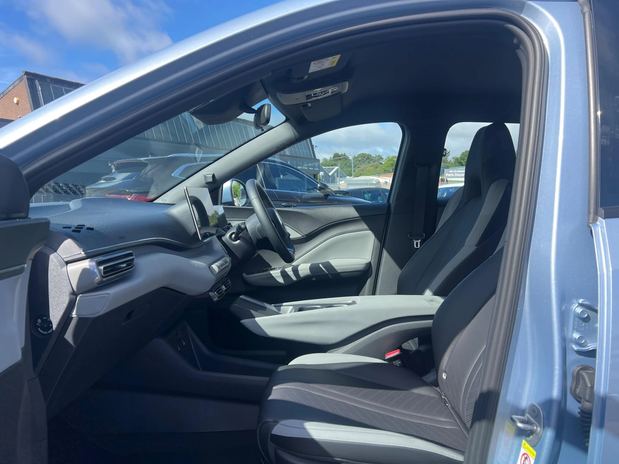 Vehicle image 38