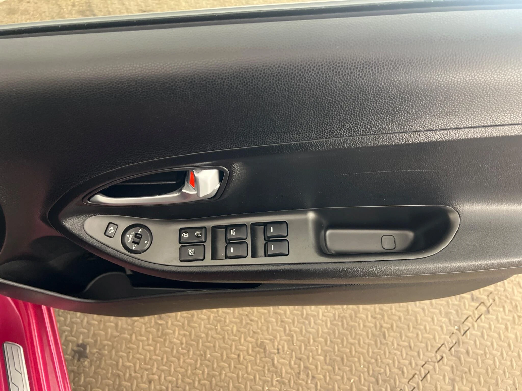 Vehicle image 27