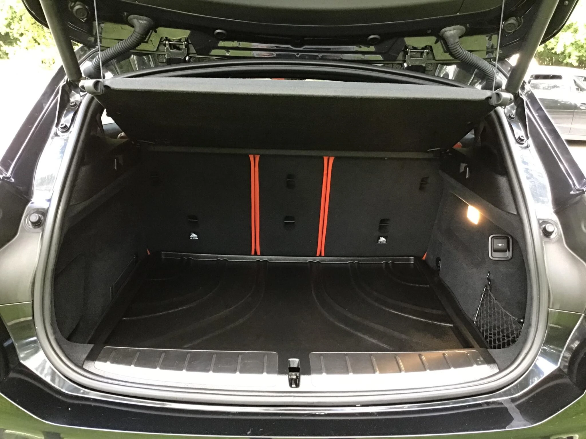 Vehicle image 25