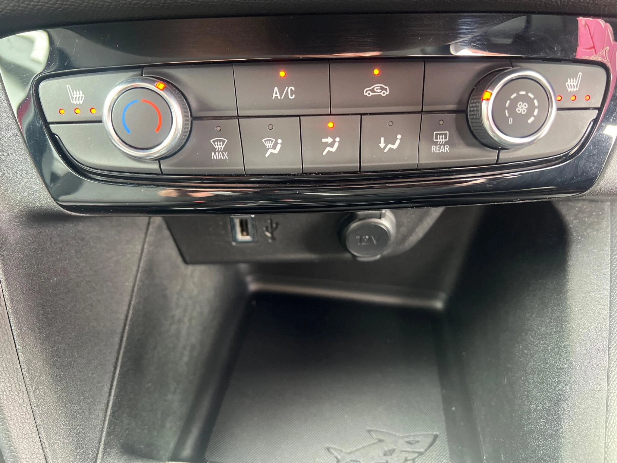 Vehicle image 48
