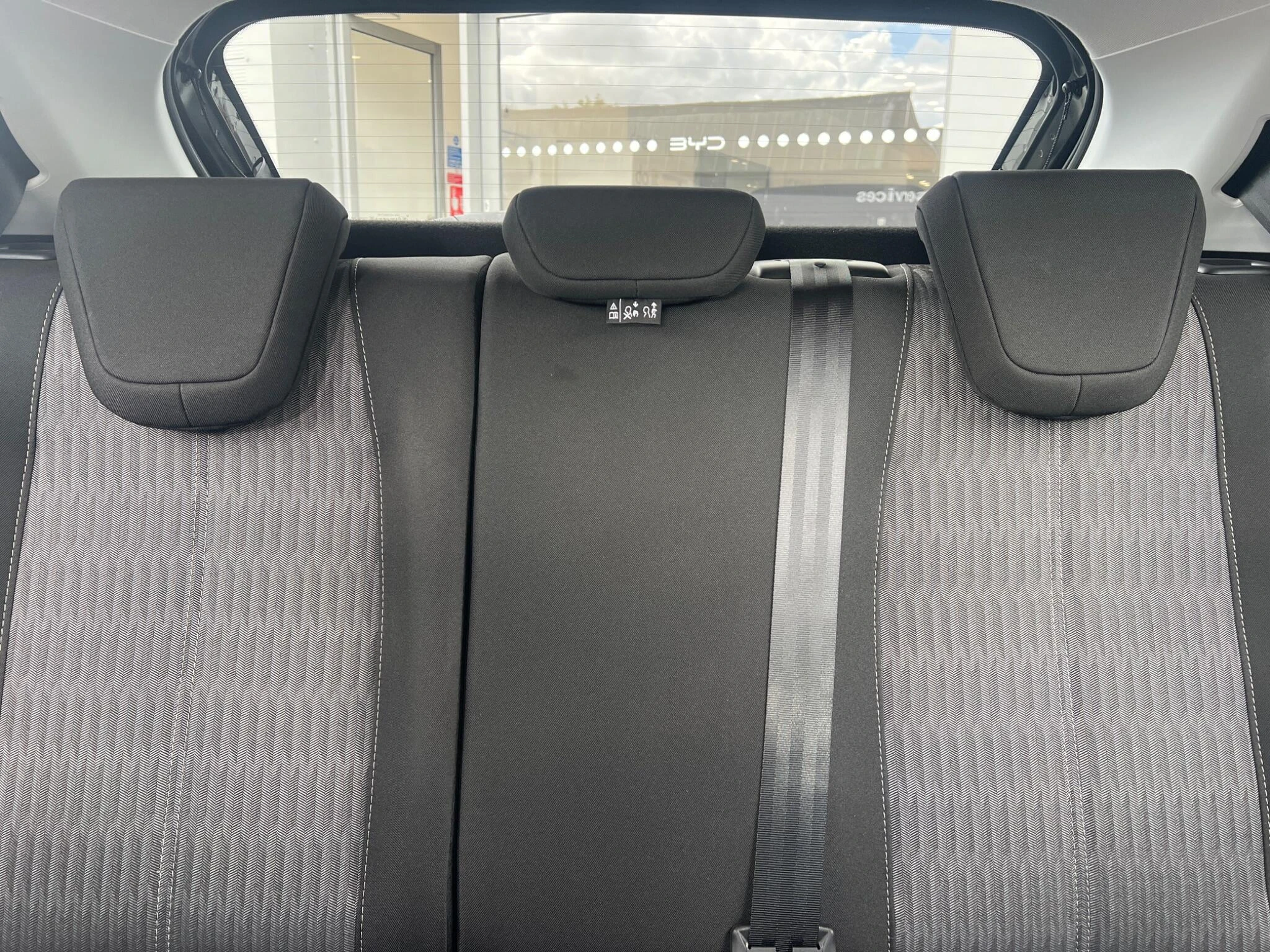 Vehicle image 27
