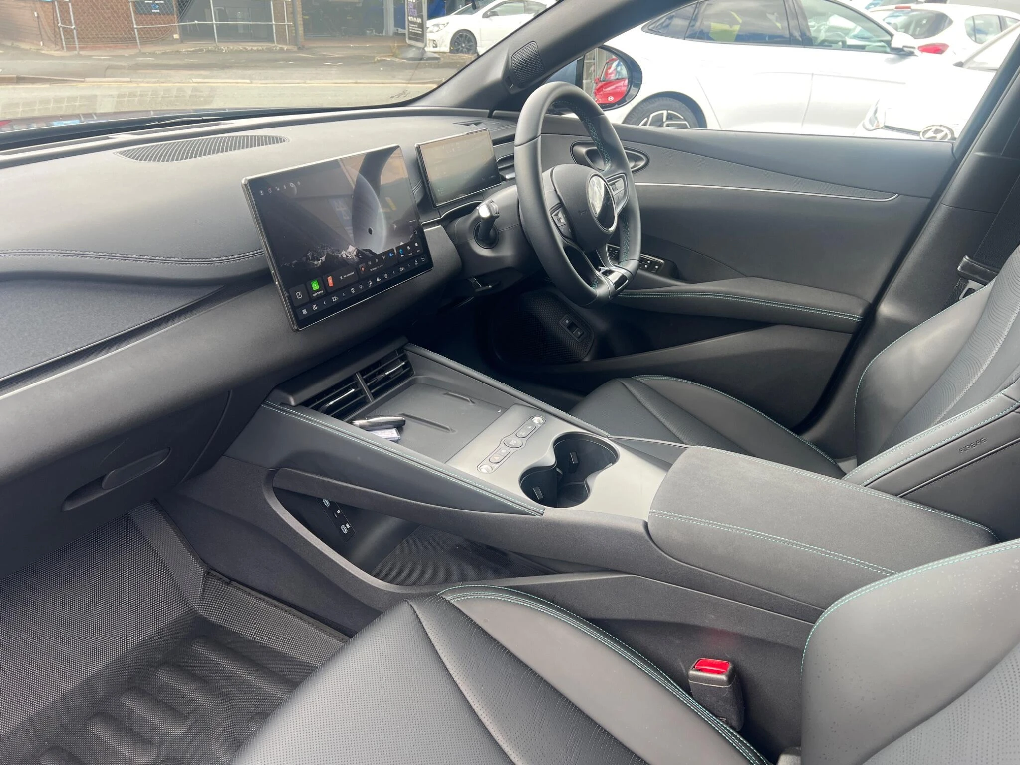 Vehicle image 13
