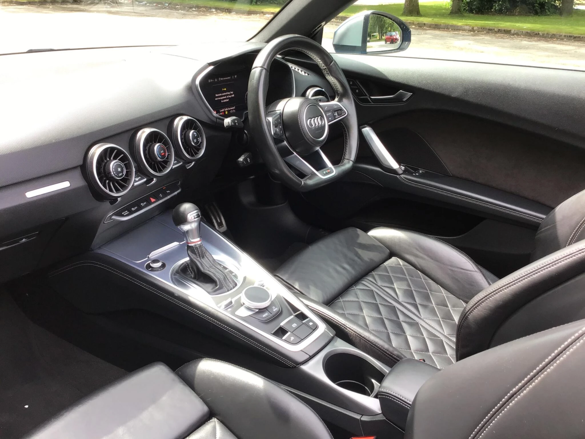 Vehicle image 22