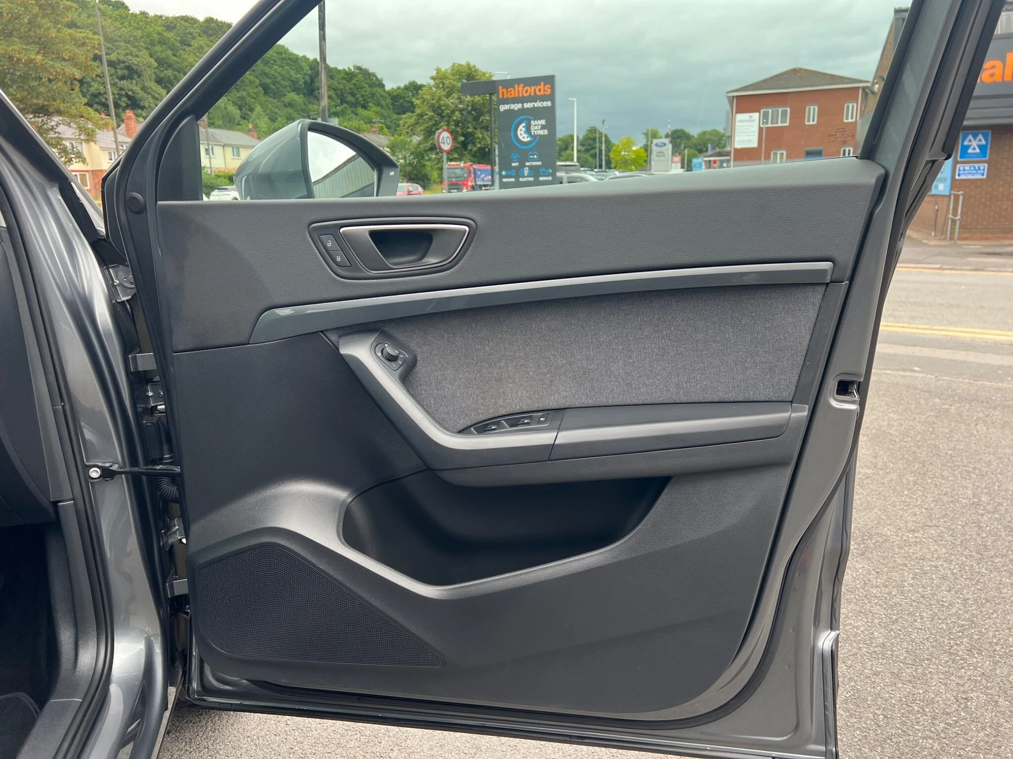 Vehicle image 24