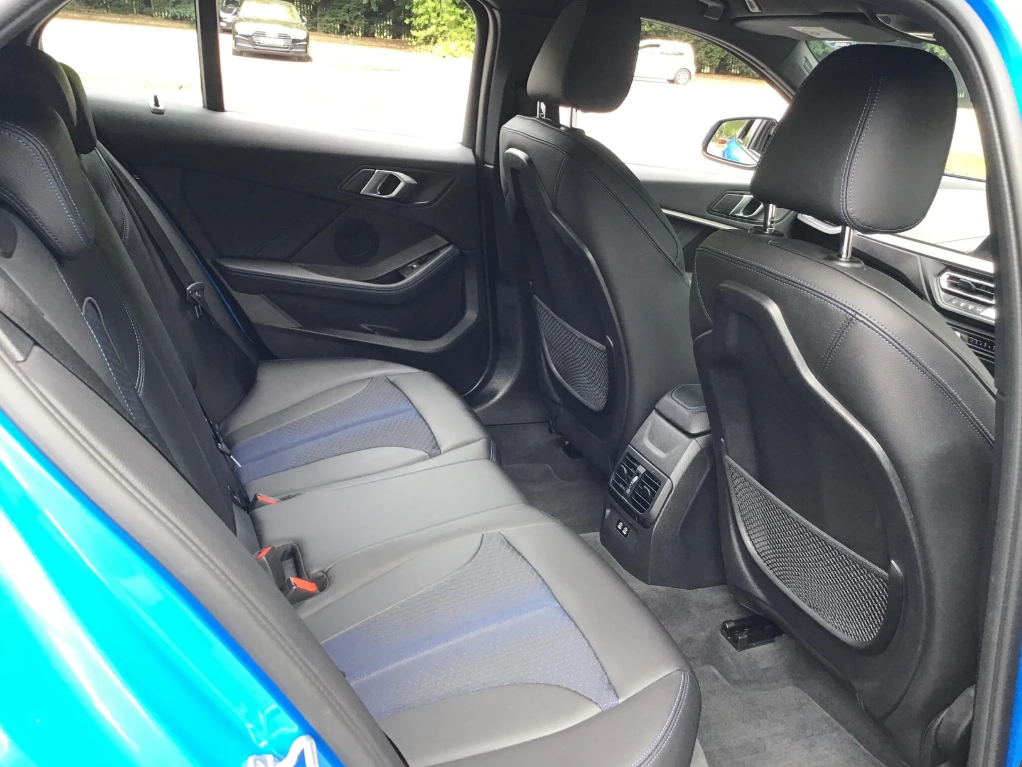 Vehicle image 28