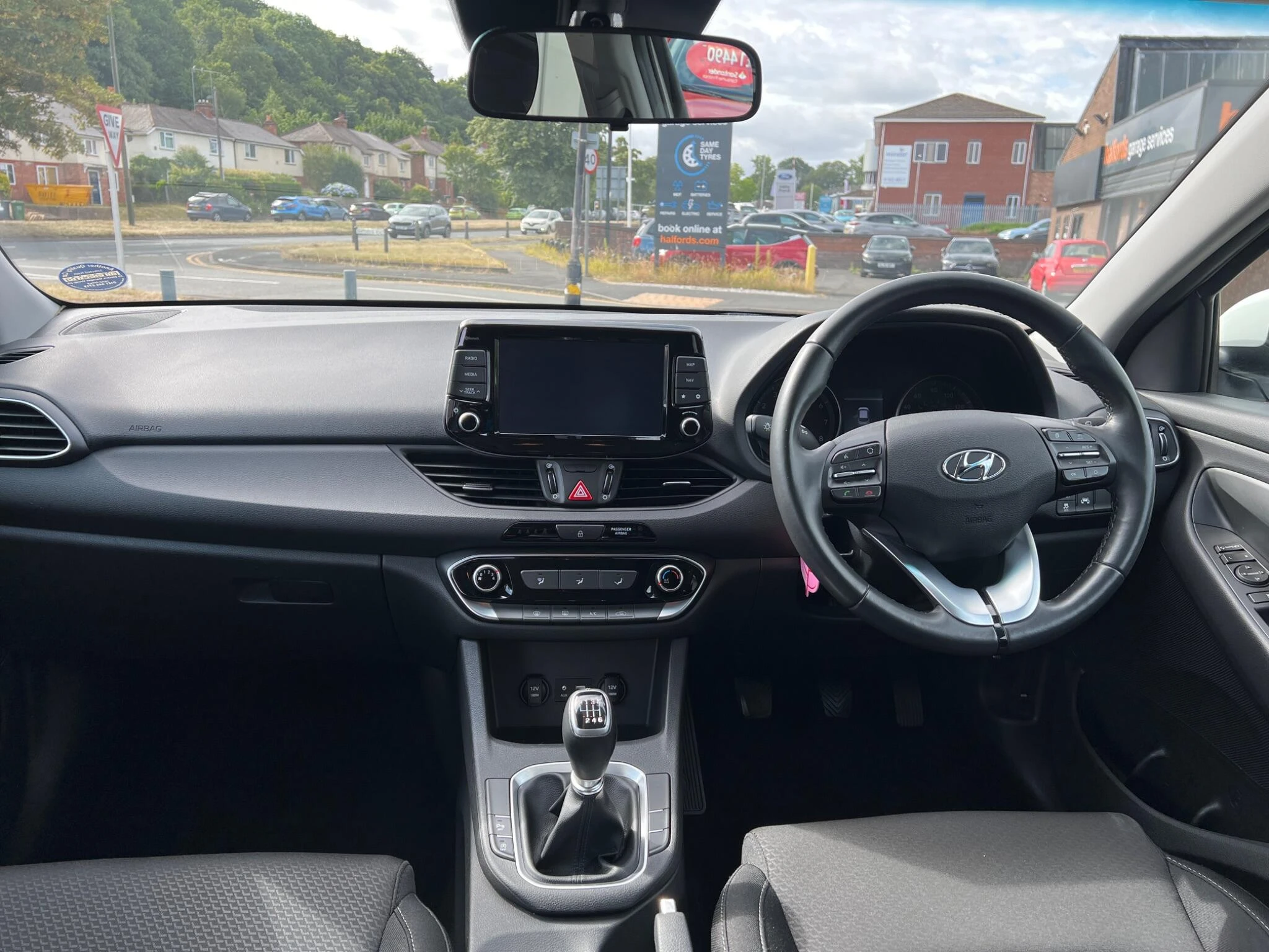 Vehicle image 10