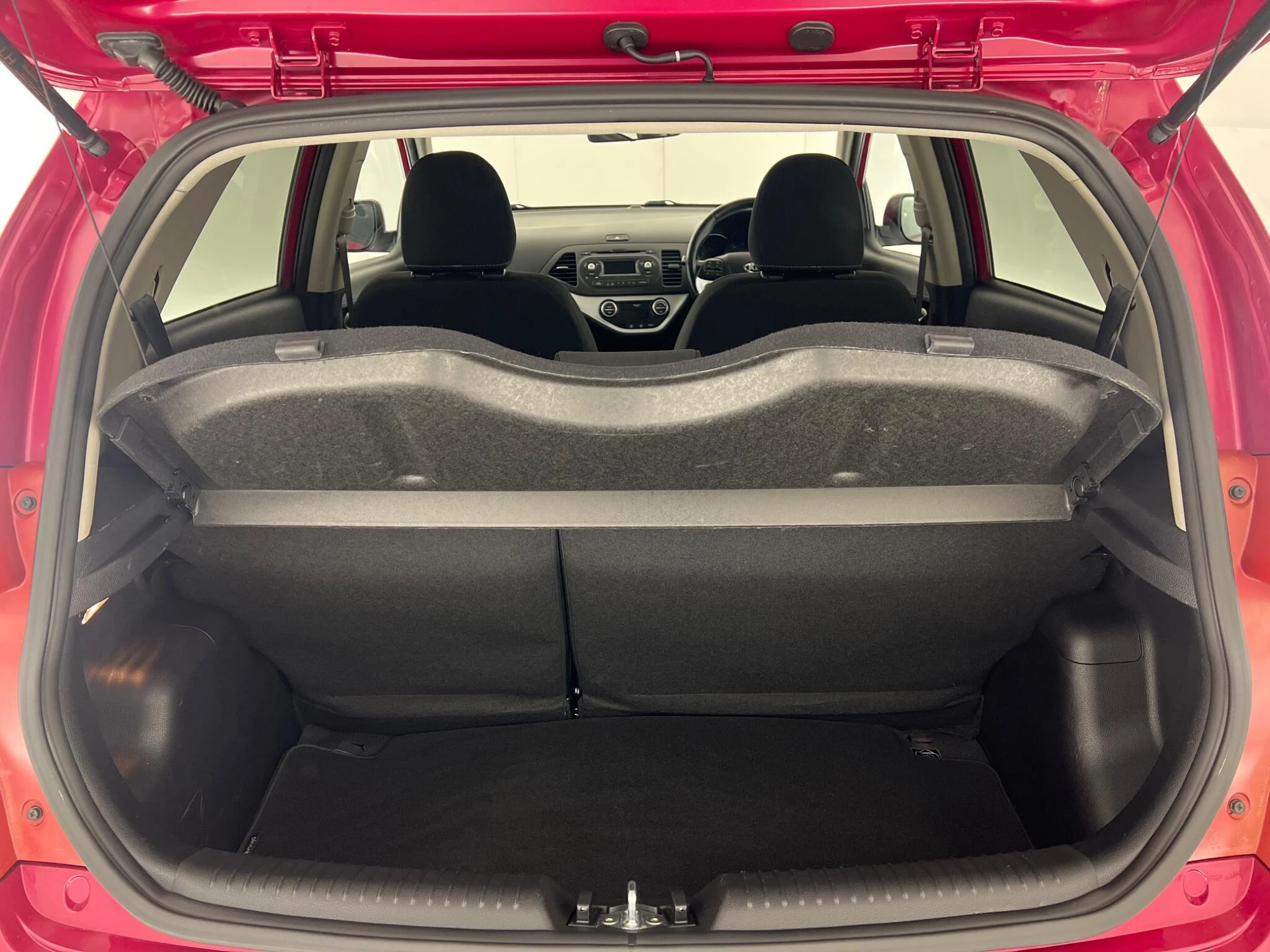Vehicle image 37