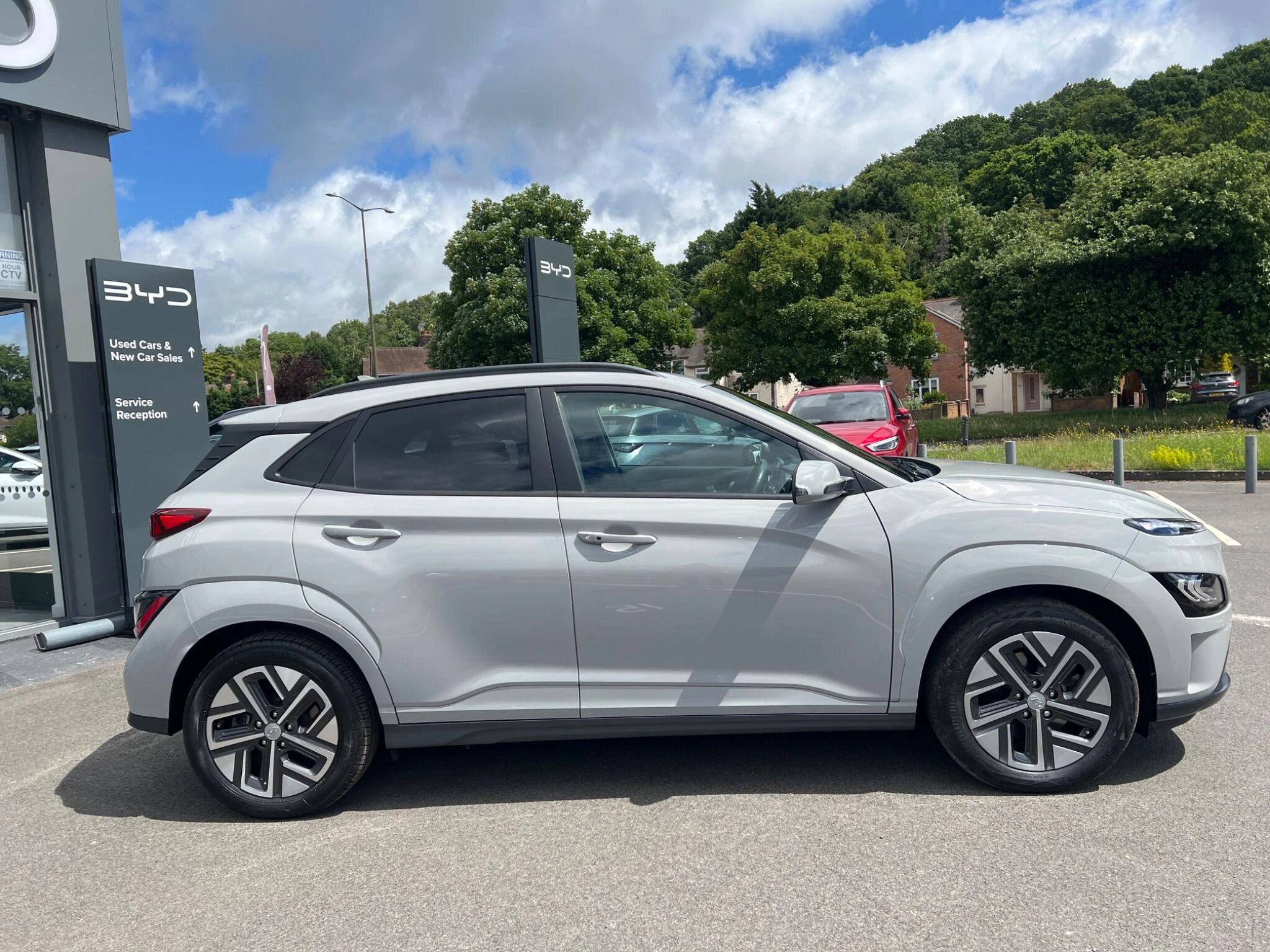 Vehicle image 16