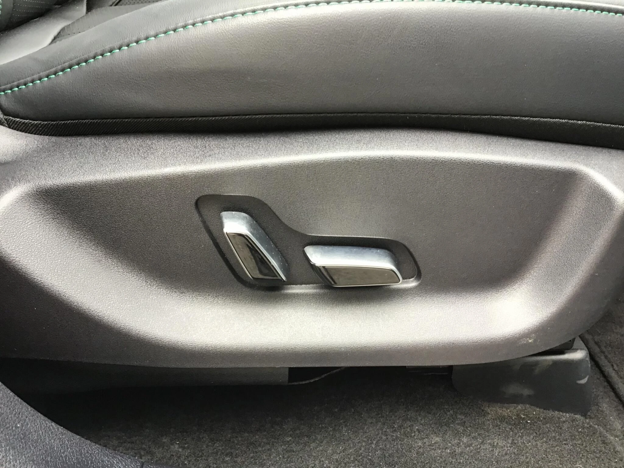 Vehicle image 49