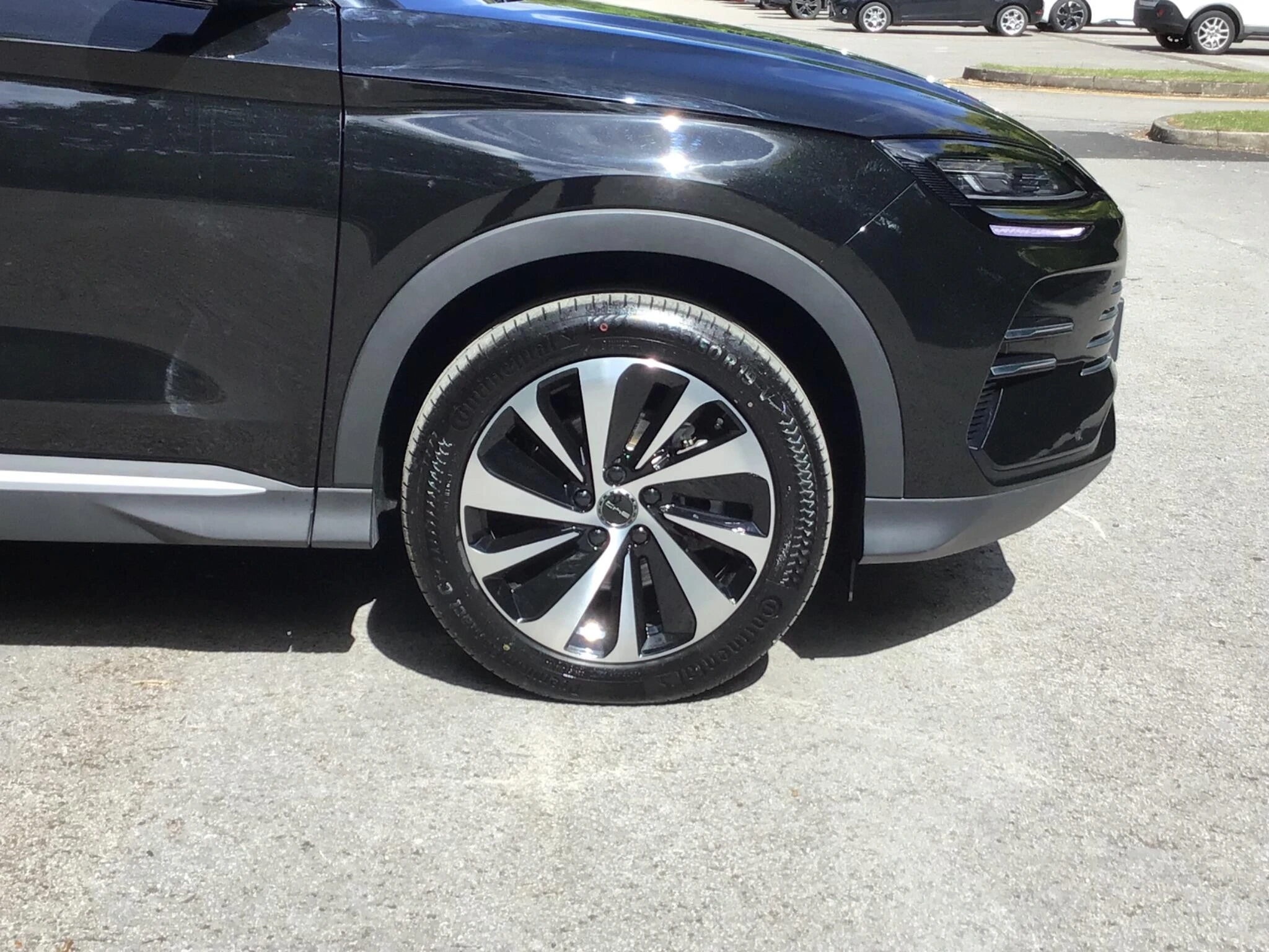 Vehicle image 10