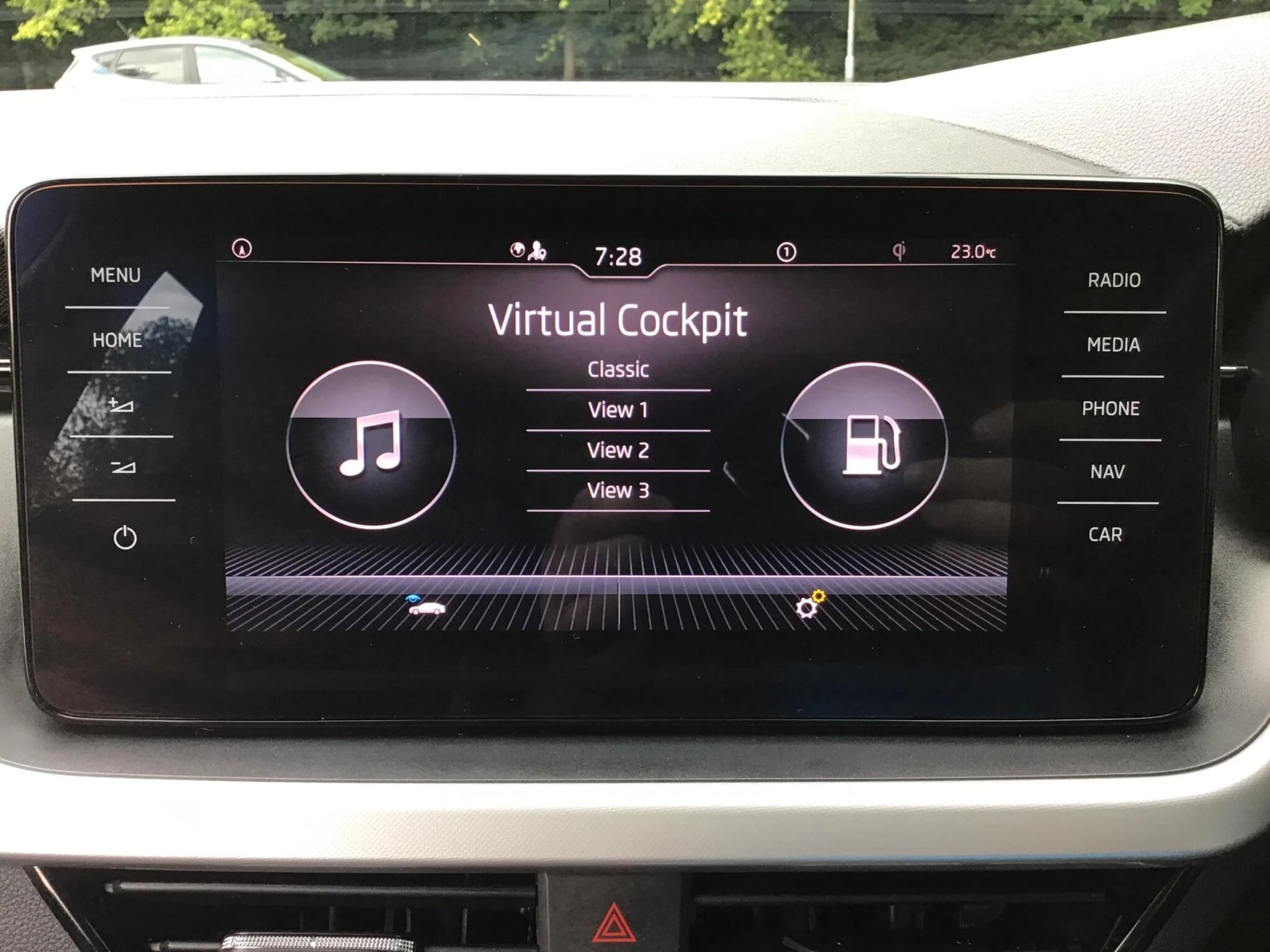 Vehicle image 22