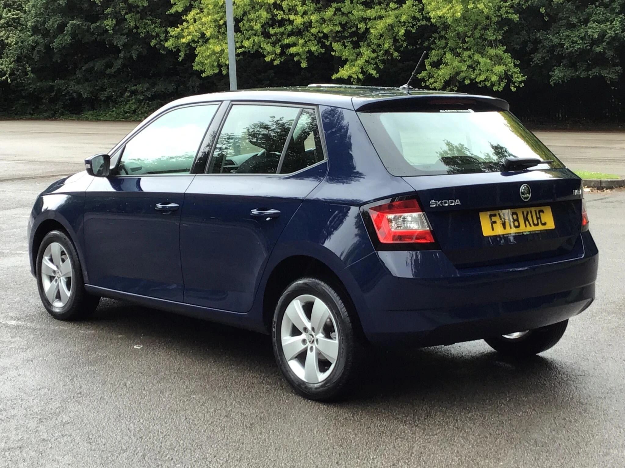 Vehicle image 5