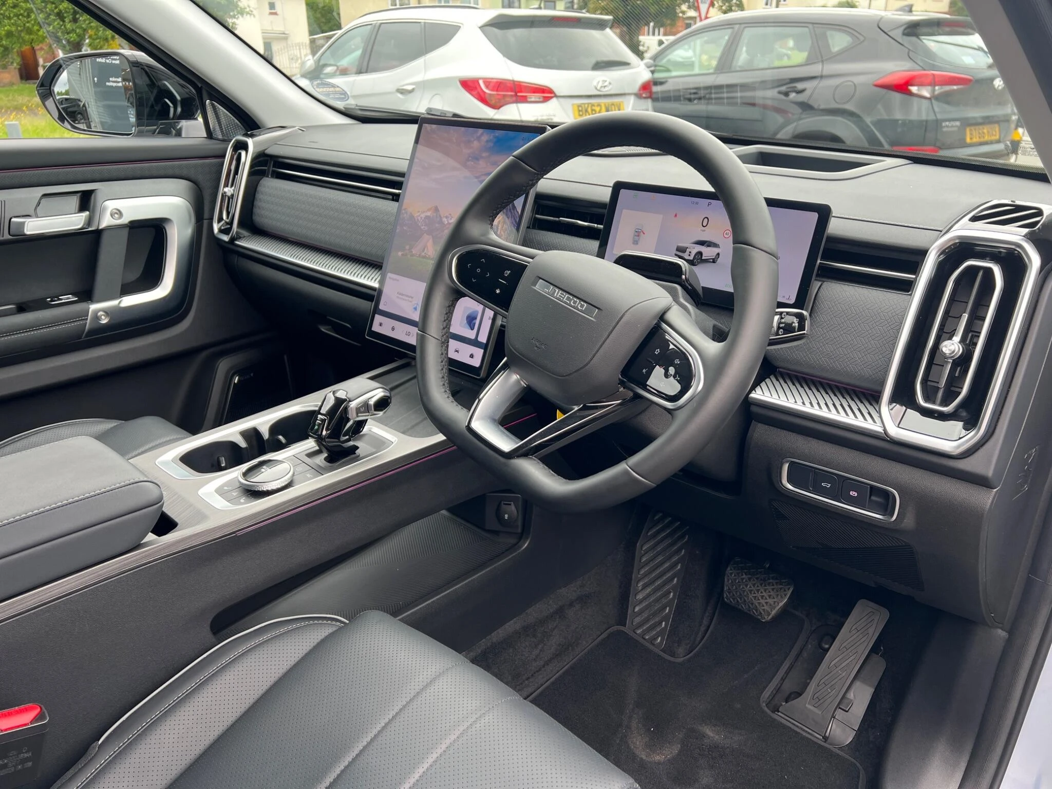 Vehicle image 20