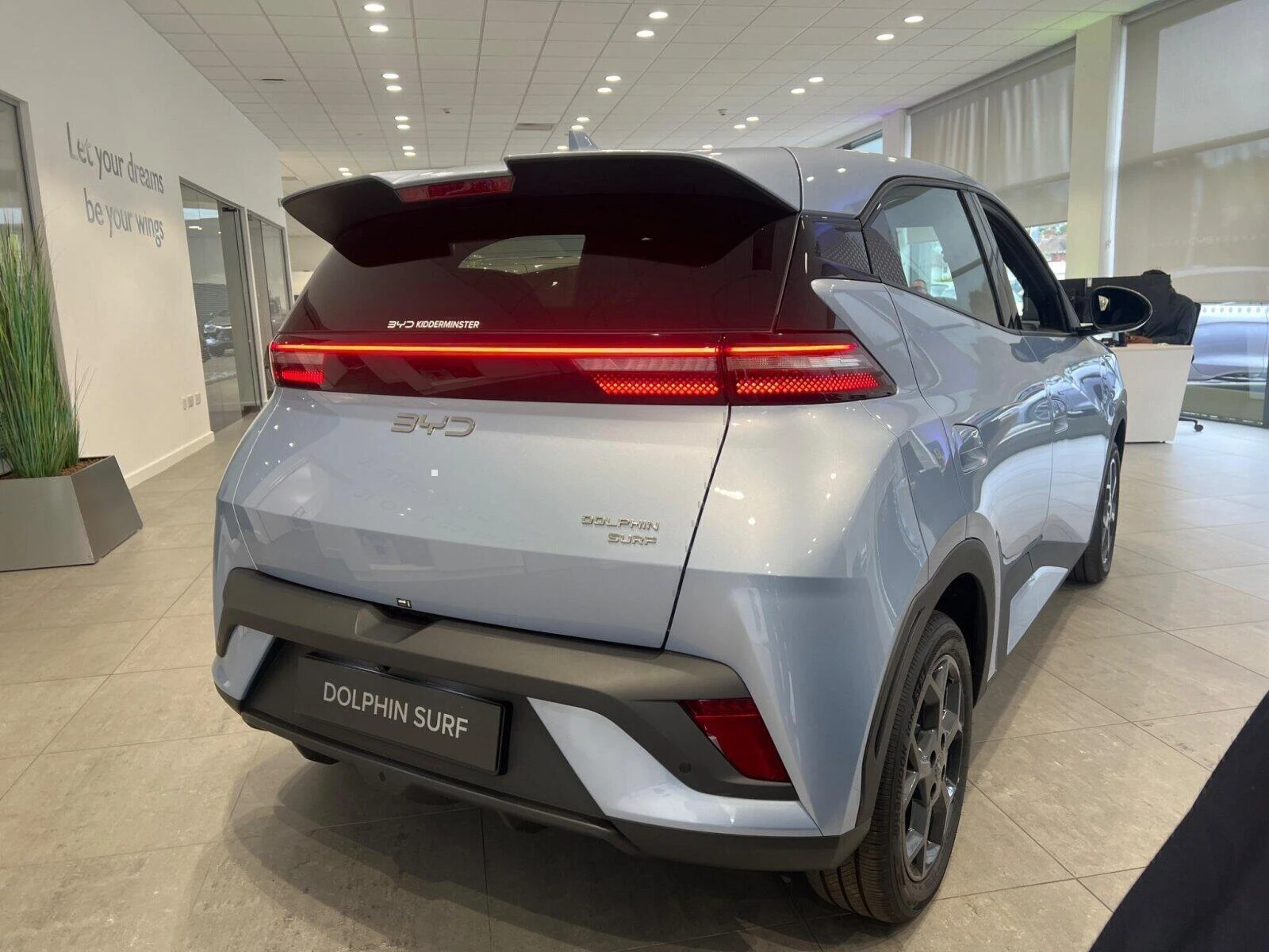 Vehicle image 14