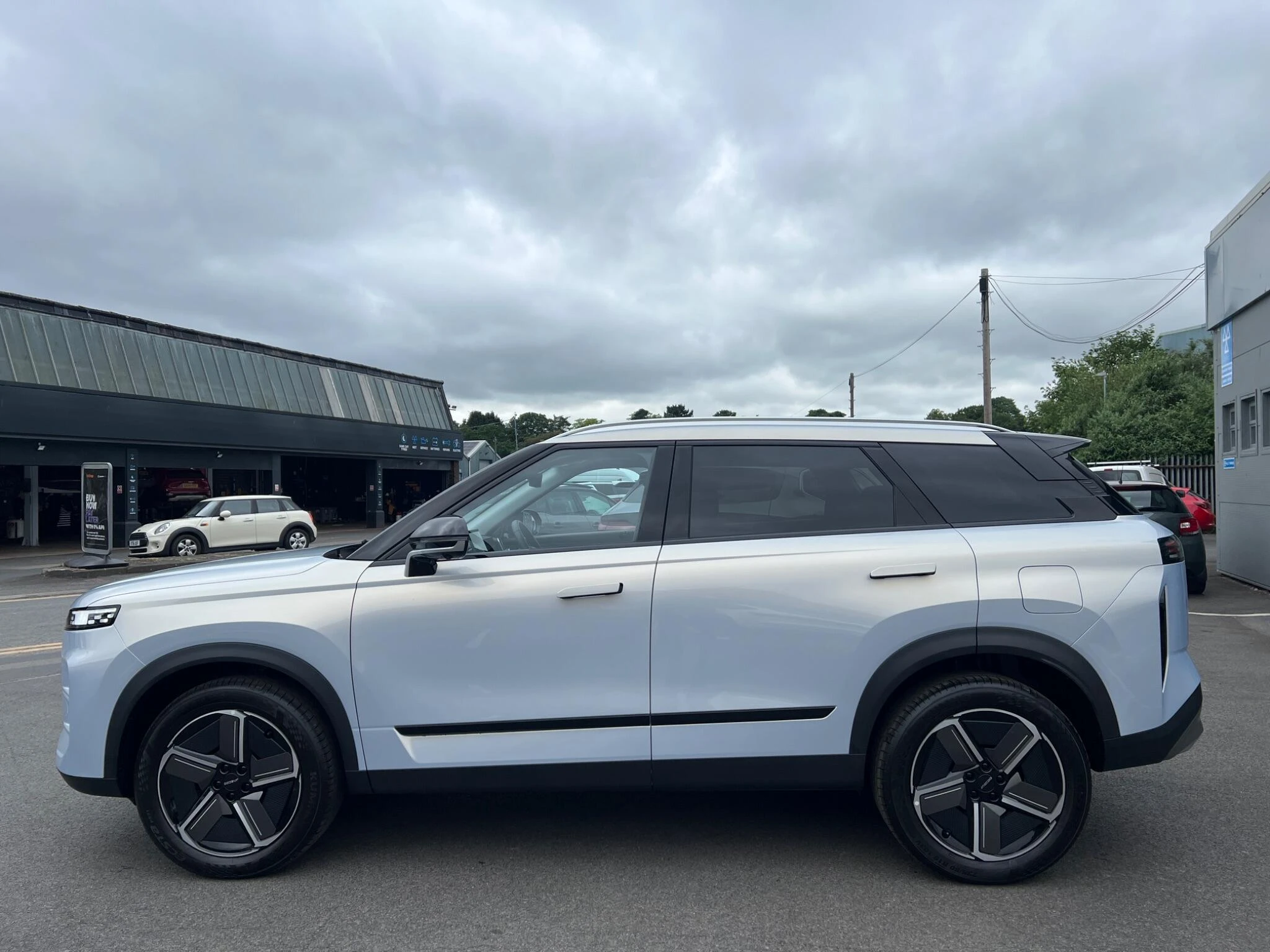 Vehicle image 11