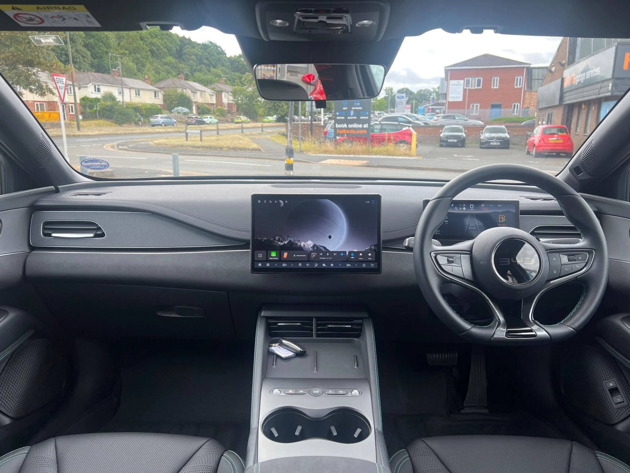 Vehicle image 30