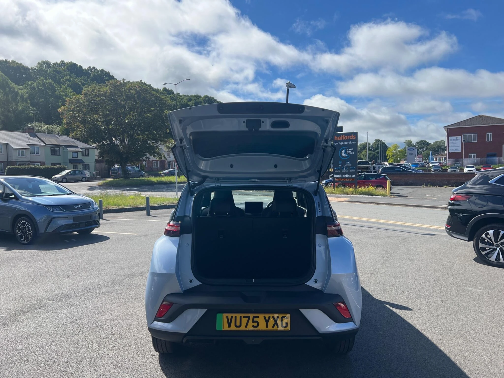 Vehicle image 11