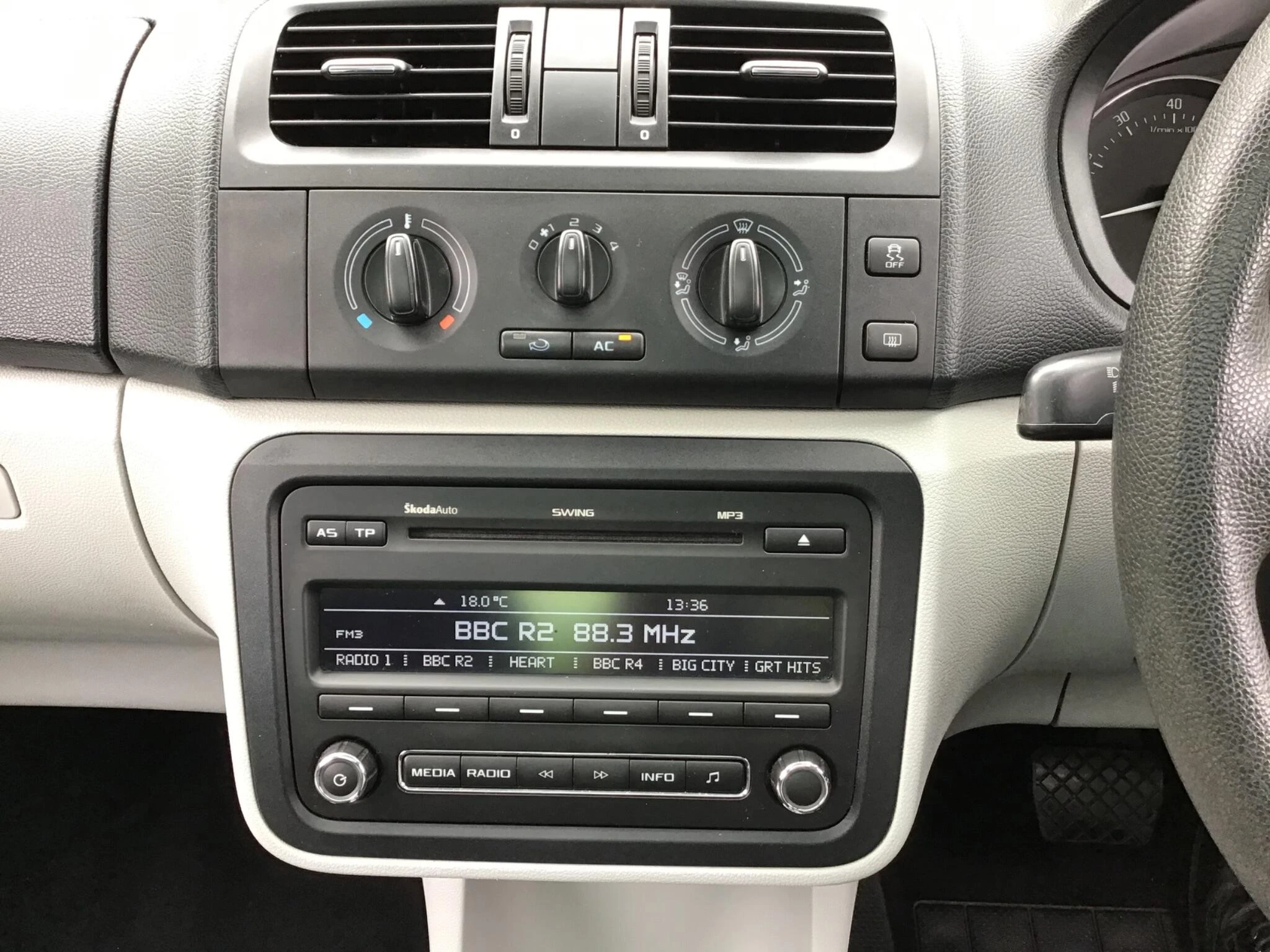 Vehicle image 35
